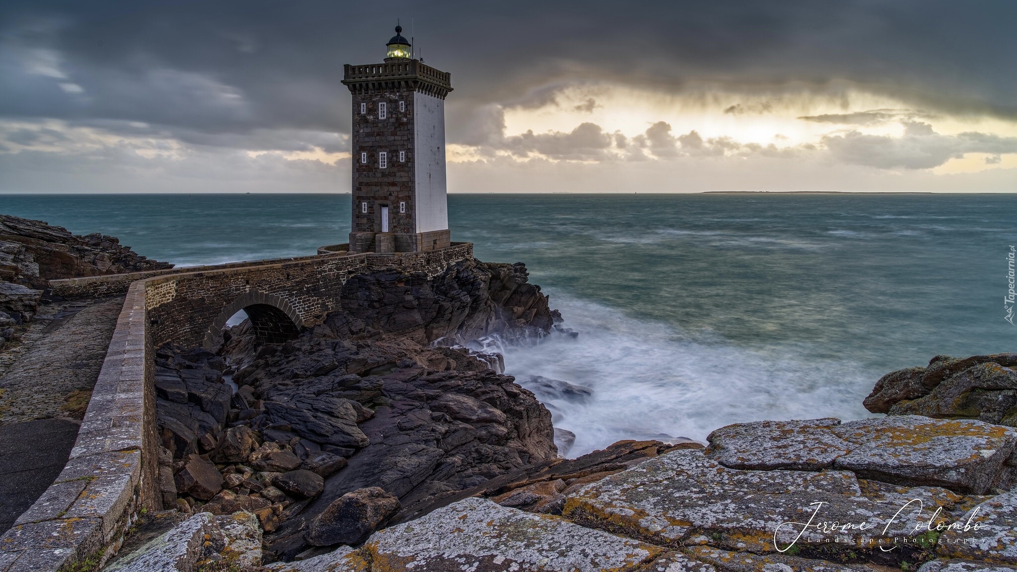 Francja, Gmina Conquet, Morze, Skały, Latarnia morska, Kermorvan lighthouse