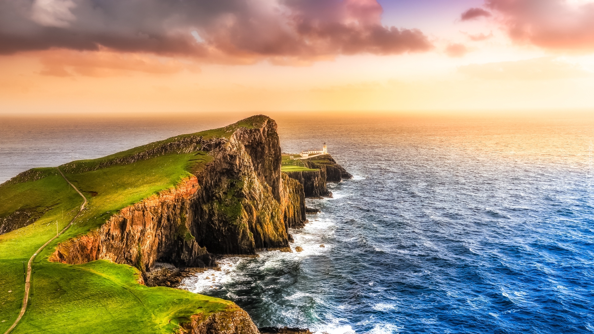 Szkocja, Wyspa Skye, Półwysep Duirinish, Latarnia morska Neist Point Lighthouse, Morze Szkockie, Wybrzeże, Wschód słońca