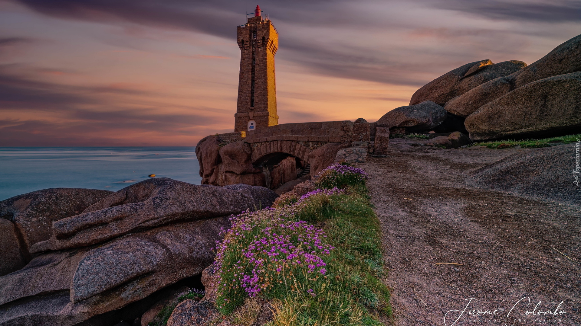 Latarnia morska, Phare de Men Ruz, Skały, Droga, Morze, Perros Guirec, Bretania, Francja