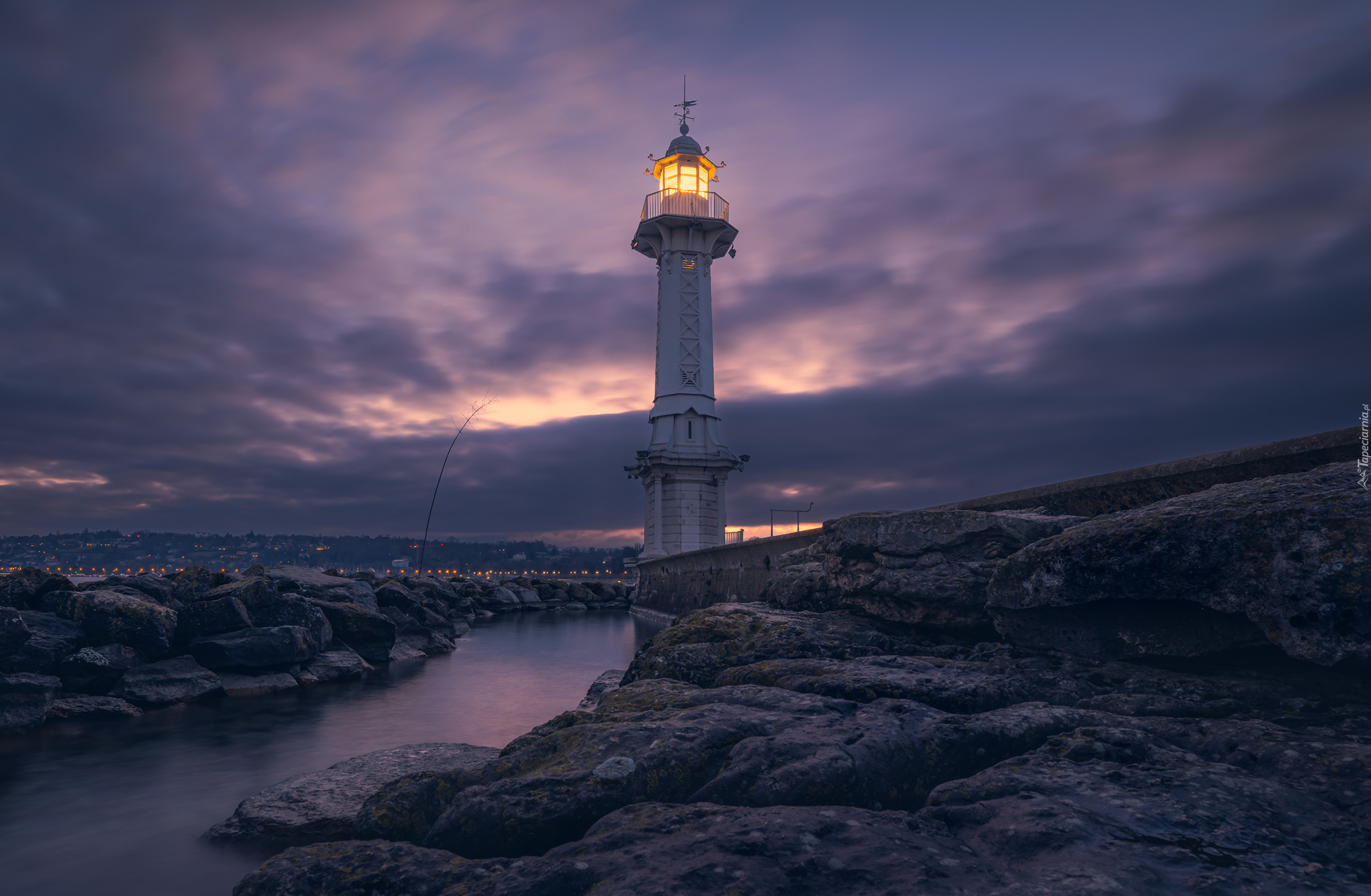 Szwajcaria, Genewa, Jezioro Genewskie, Latarnia morska, Phare des Paquis, Kamienie