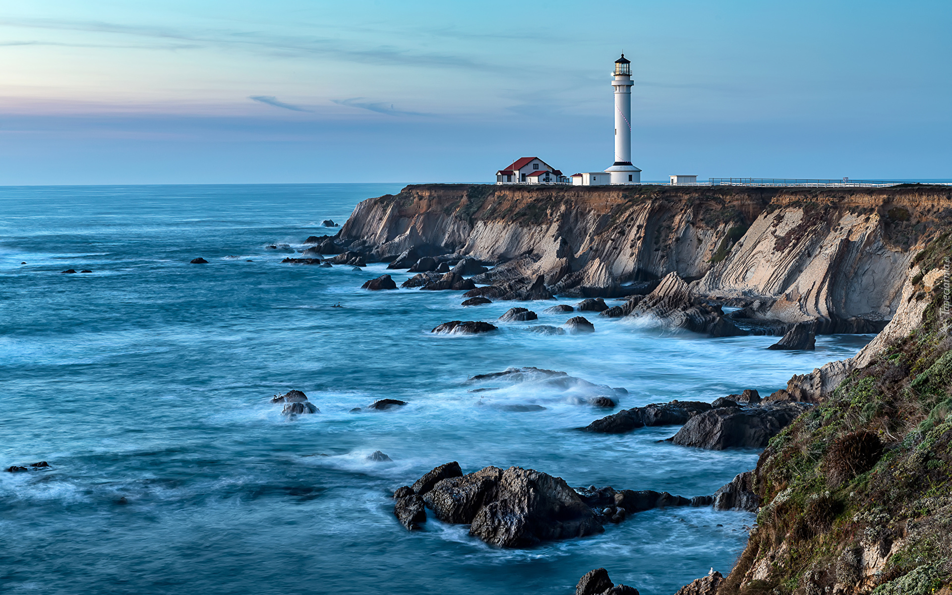 Wybrzeże, Morze, Skały, Latarnia morska, Point Arena Lighthouse, Hrabstwo Mendocino, Kalifornia, Stany Zjednoczone