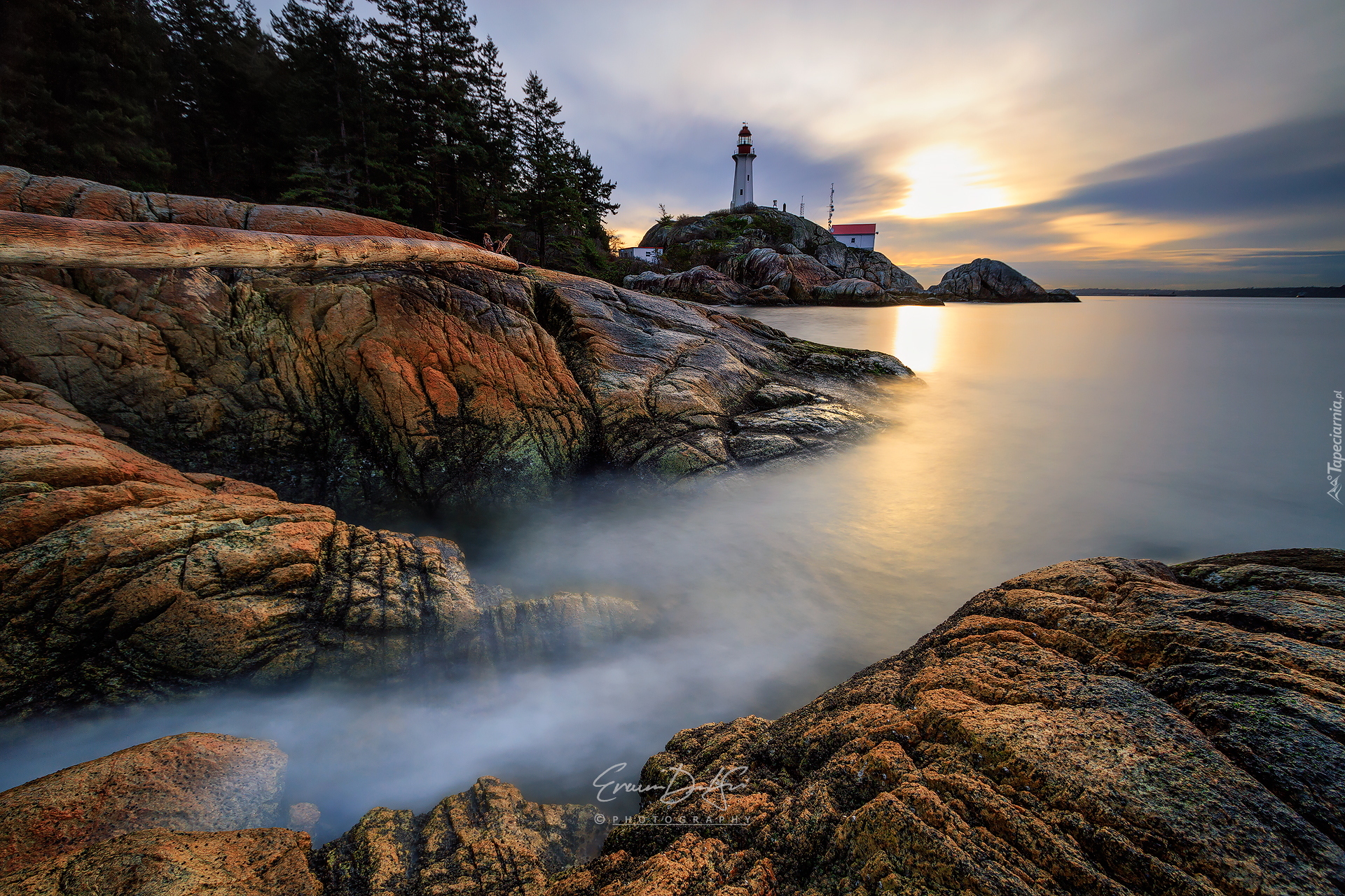 Skały, Drzewa, Wschód słońca, Latarnia morska Point Atkinson, Cieśnina Strait of Georgia, Vancouver, Kanada