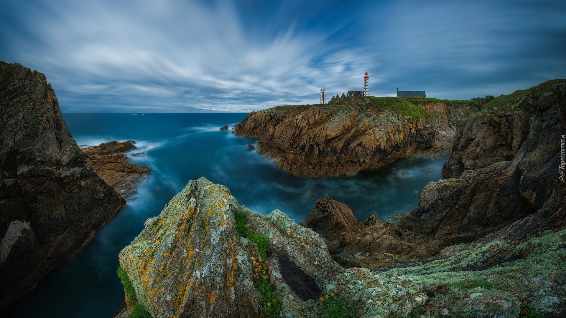 Morze, Skały, Latarnia morska Saint Mathieu, Niebo, Cypel, Pointe Saint Mathieu, Plougonvelin, Francja