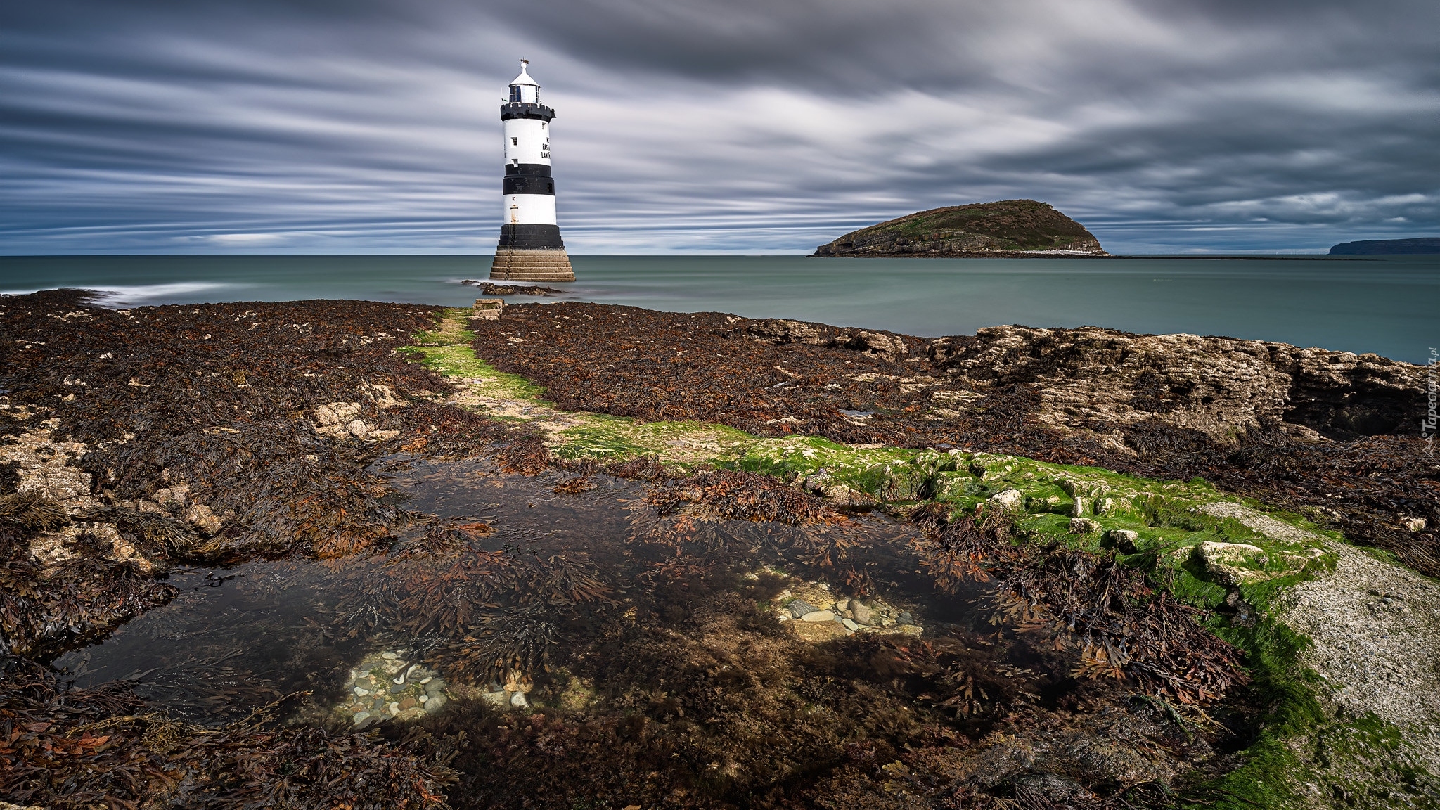 Morze, Wybrzeże, Skały, Latarnia morska, Trwyn Du, Cypel Penmon, Wyspa Anglesey, Walia