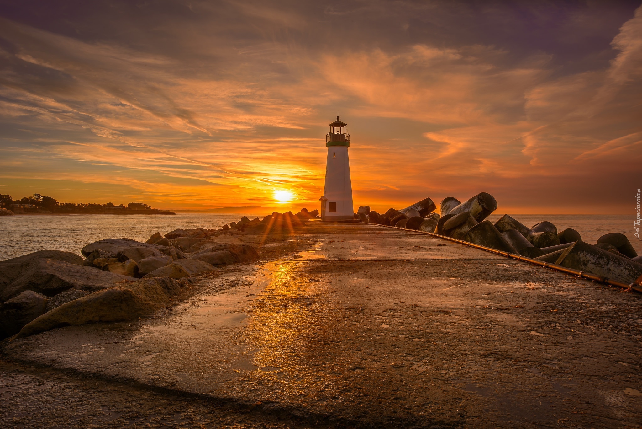  Morze, Latarnia morska Walton Lighthouse, Santa Cruz, Stan Kalifornia, Stany Zjednoczone, Kamienie, Wschód słońca, Chmury