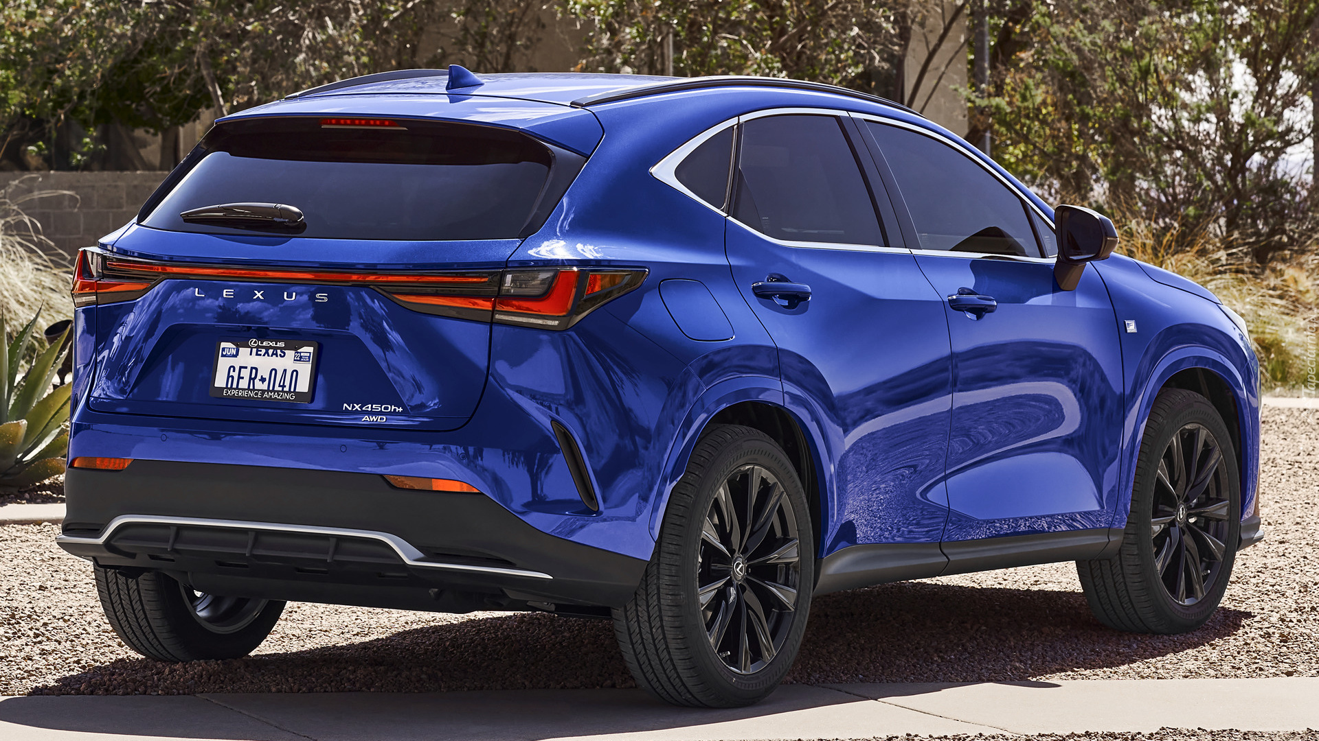 Lexus NX, Hybryda