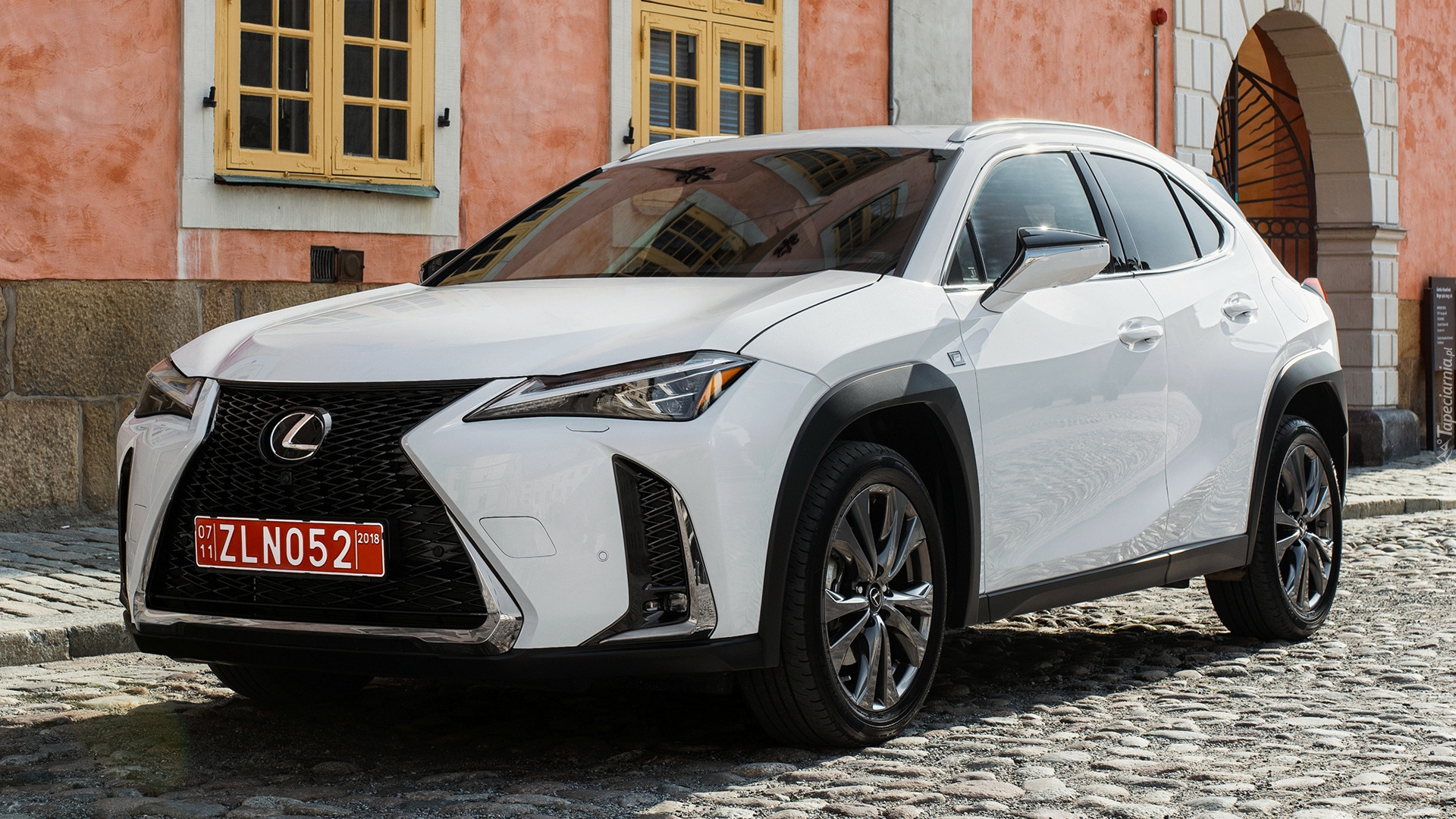 Biały, Lexus UX