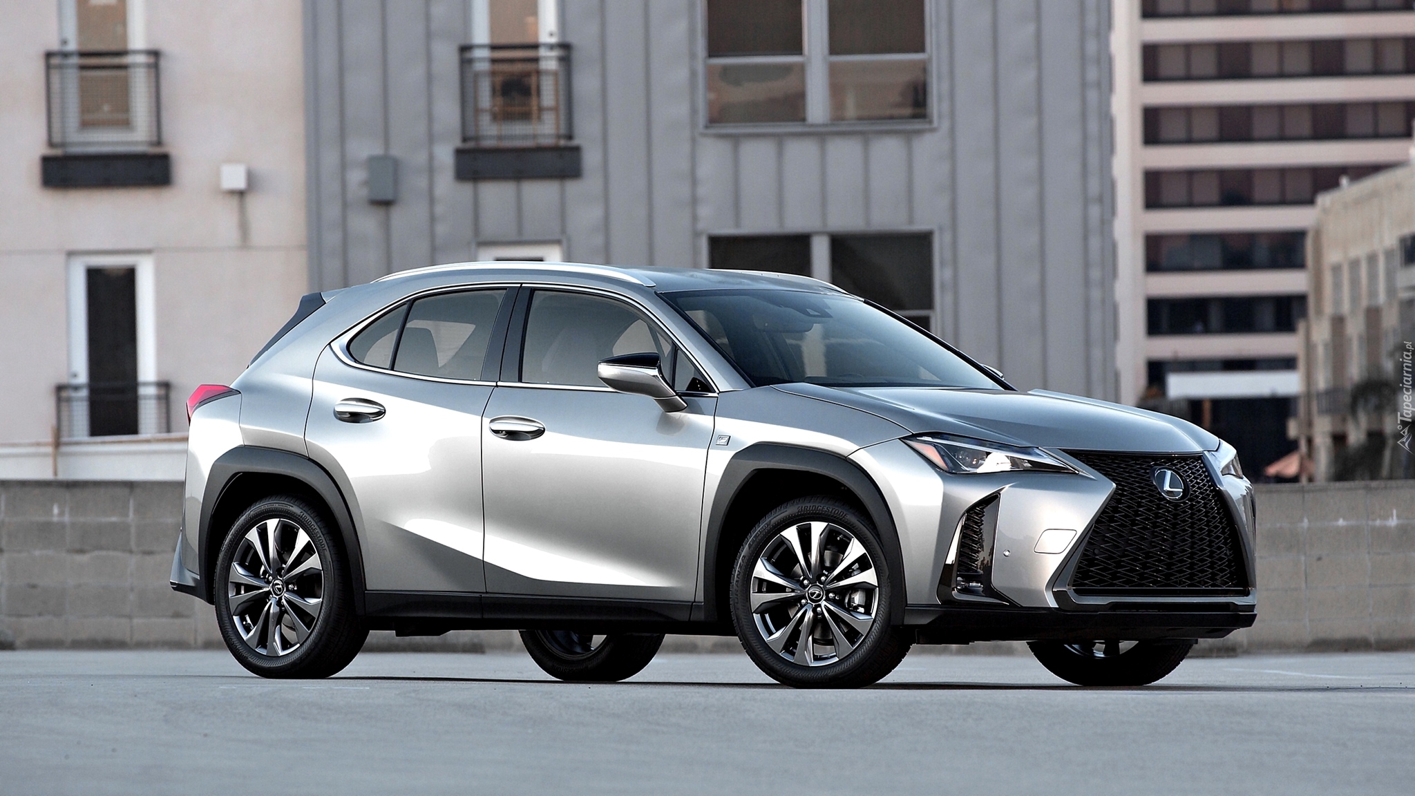 Lexus, UX200, Budynek