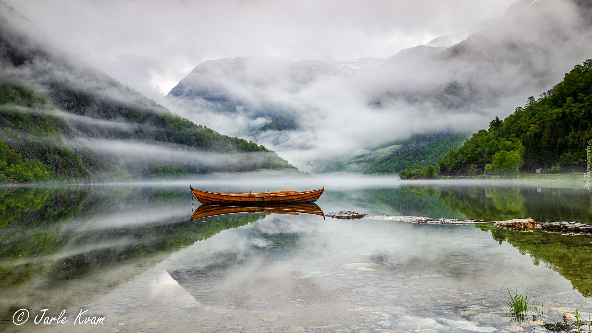 Góry, Drzewa, Mgła, Łódka, Jezioro Eidsvatnet, Skjolden, Norwegia