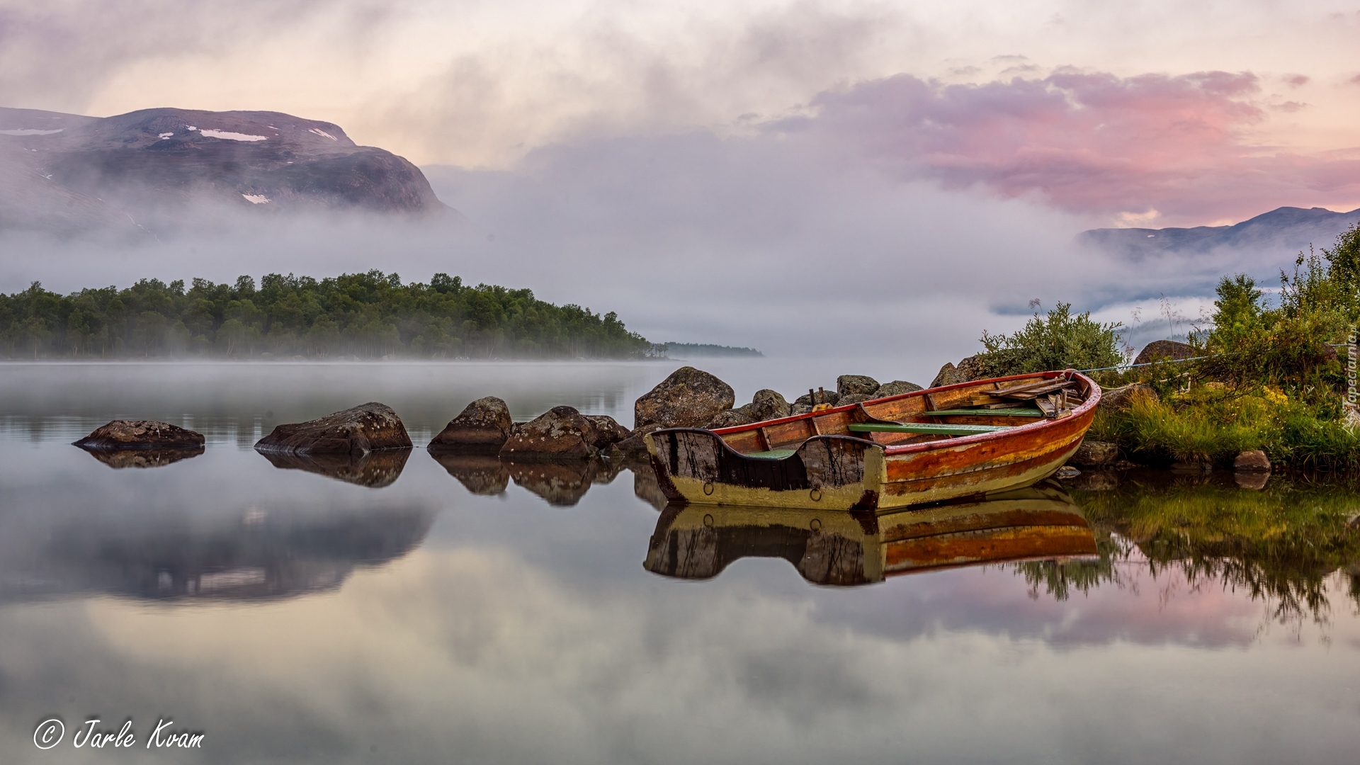 Góry, Mgła, Jezioro Mosvatnet, Kamienie, Łódka, Stavanger, Norwegia