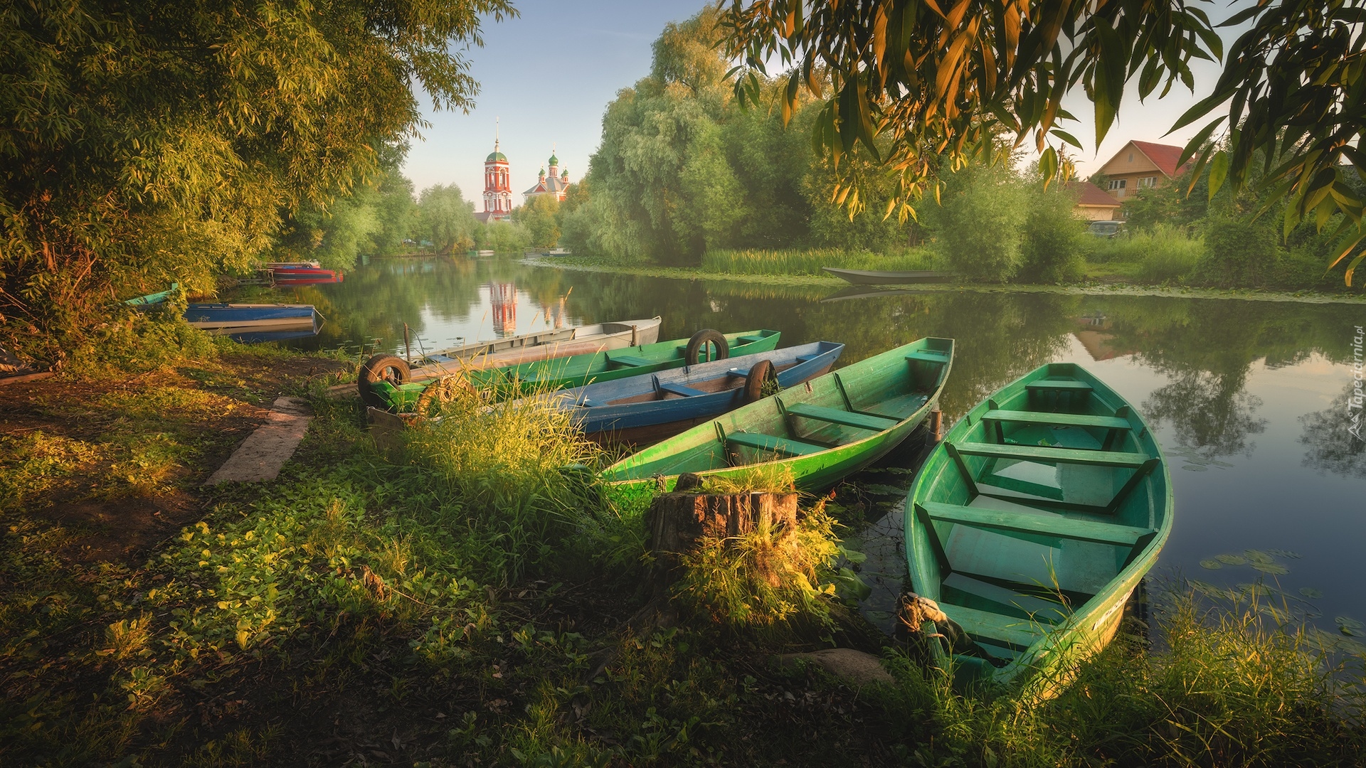 Rzeka, Trubezh River, Łódki, Drzewa, Cerkiew, Klasztor Goricki Zaśnięcia Matki Bożej, Peresław Zaleski, Obwód jarosławski, Rosja