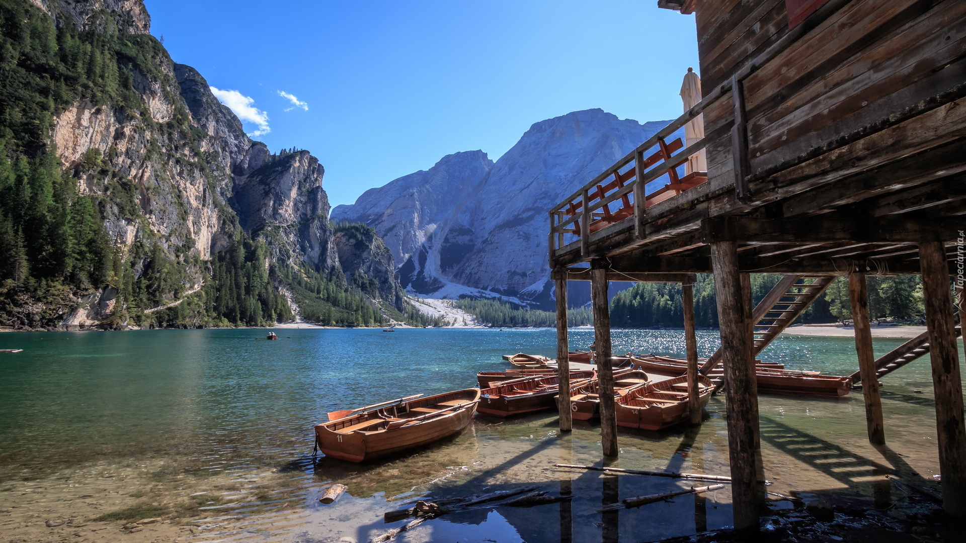 Włochy, Południowy Tyrol, Jezioro Pragser Wildsee, Lago di Braies, Góry, Dolomity, Drewniany, Domek, Łódki