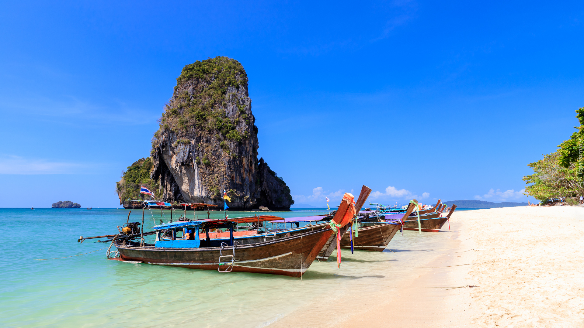 Lato, Plaża, Phra Nang Beach, Zatoka, Morze, Łódki, Wysepki, Skały, Drzewa, Prowincja Krabi, Tajlandia