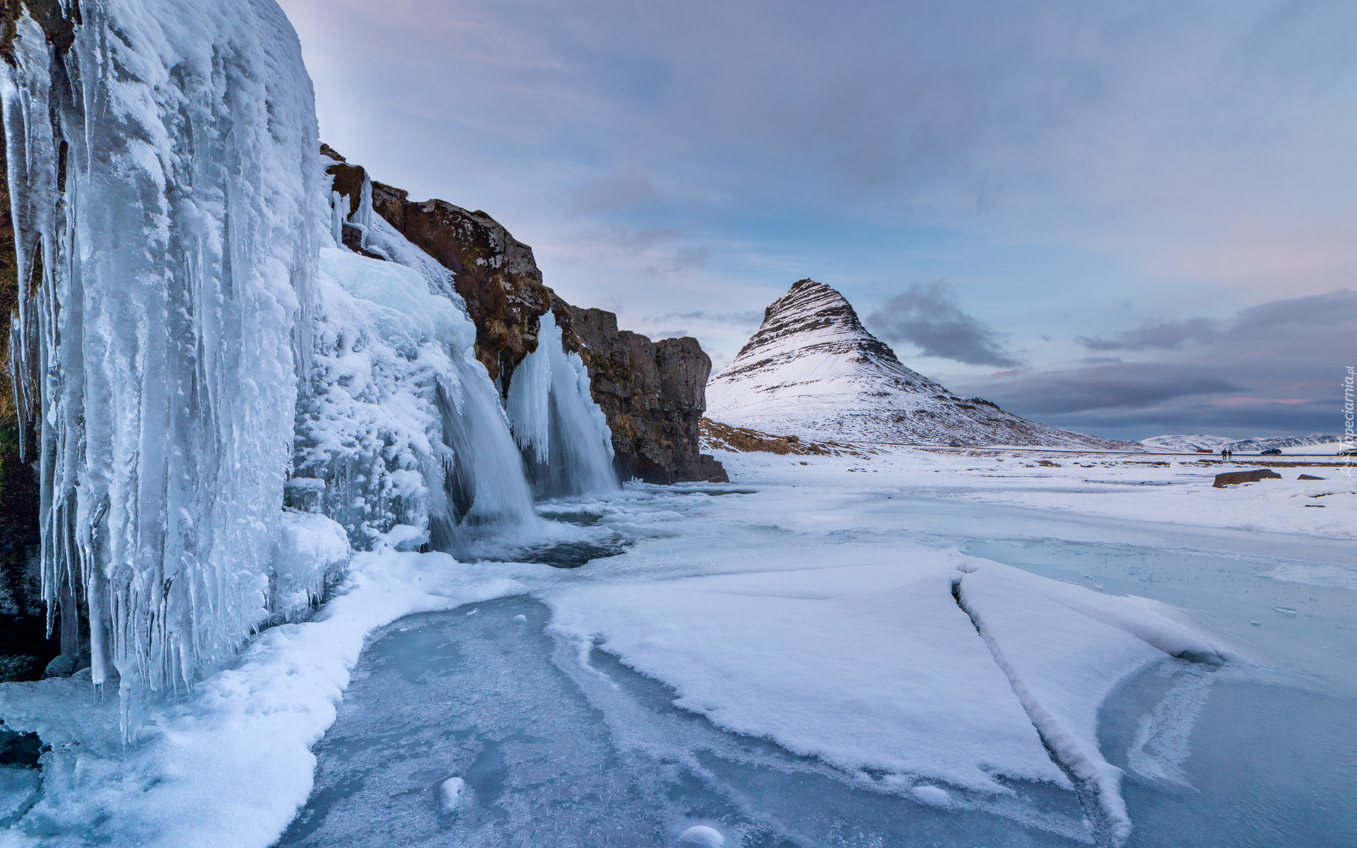 Zima, Skała, Sople, Lód, Góra Kirkjufell, Wodospad Kirkjufellsfoss, Islandia