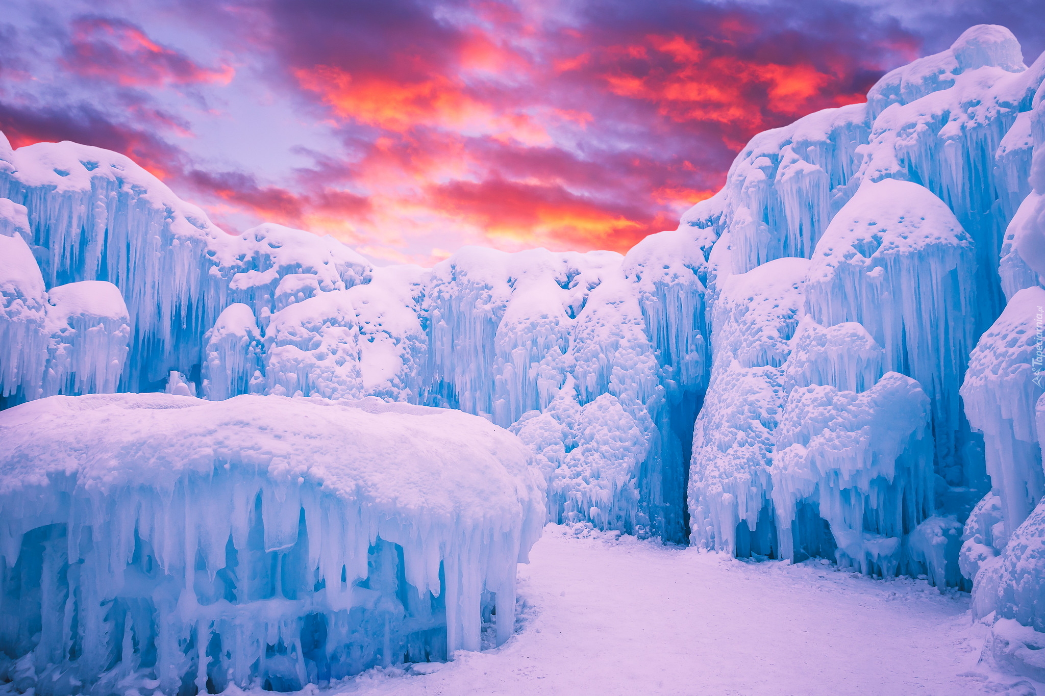Zima, Lód, Sople, Lodowy zamek, Ice Castle, Edmonton, Prowincja Alberta, Kanada