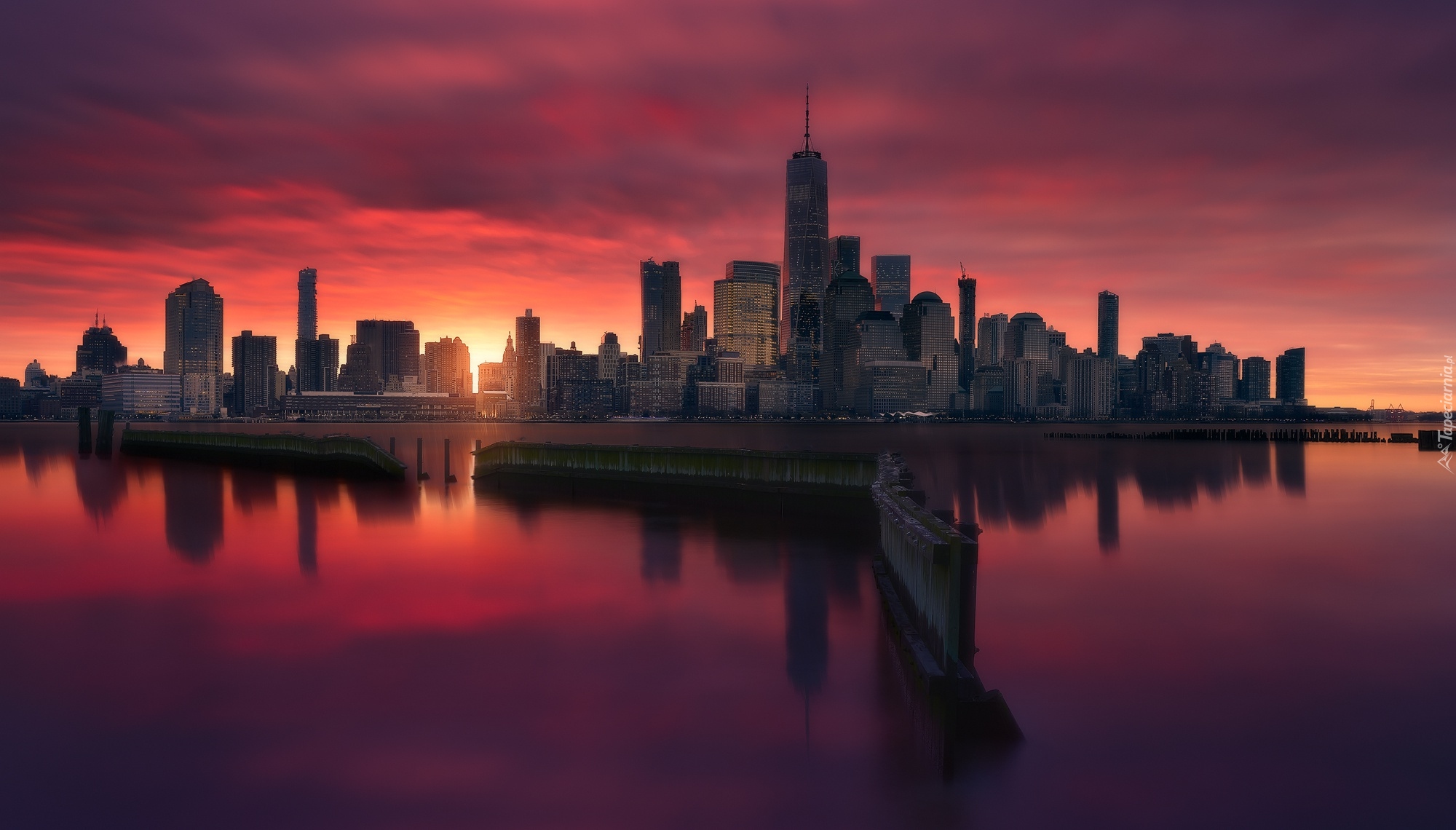 Stany Zjednoczone, Nowy Jork, Manhattan, Lower Manhattan, Cieśnina East River, Wieżowce, Miasto nocą