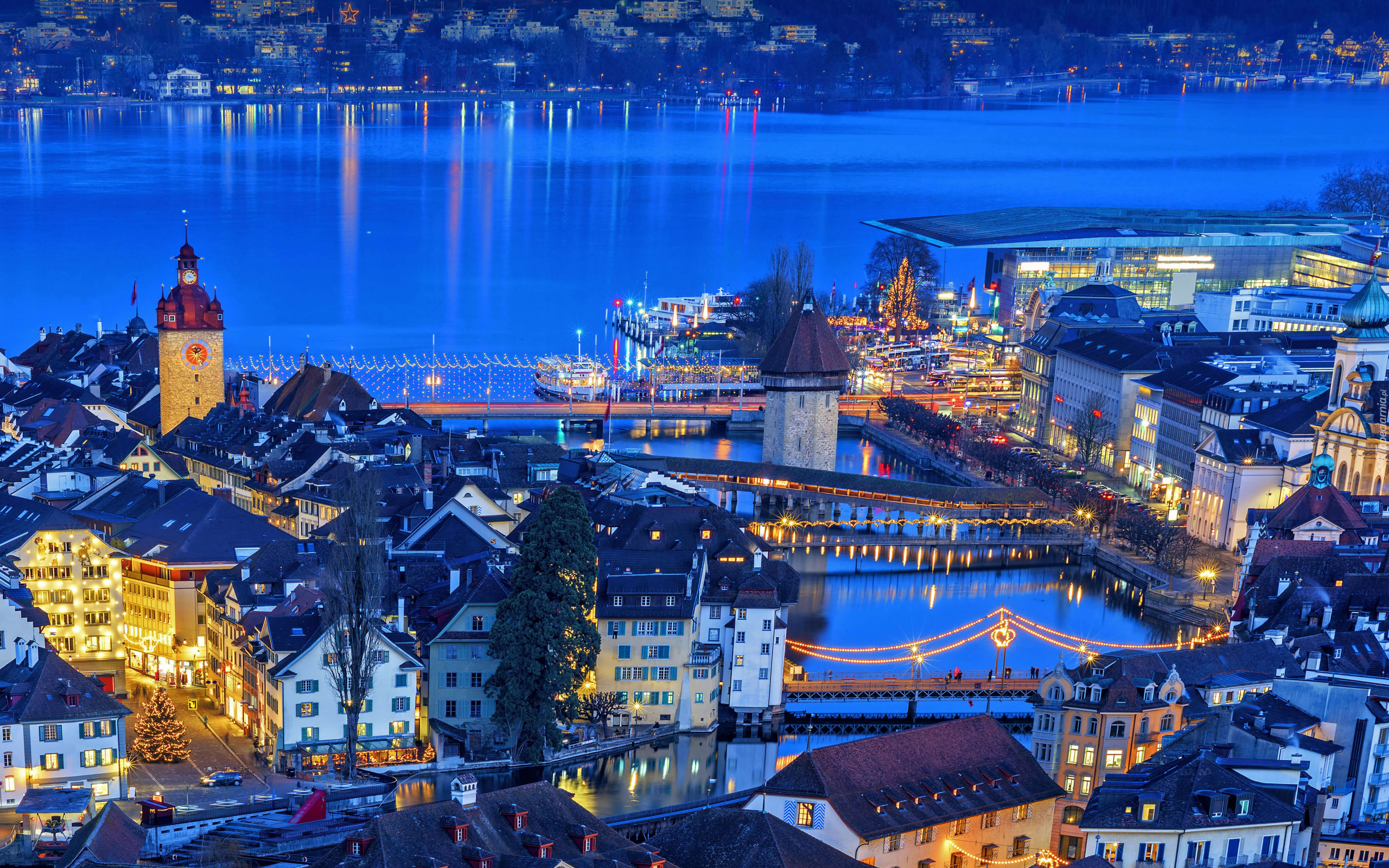 Stare miasto, Wieża zegarowa, Domy, Mosty, Wieża wodna, Rzeka Reuss, Jezioro Czterech Kantonów, Lucerna, Szwajcaria