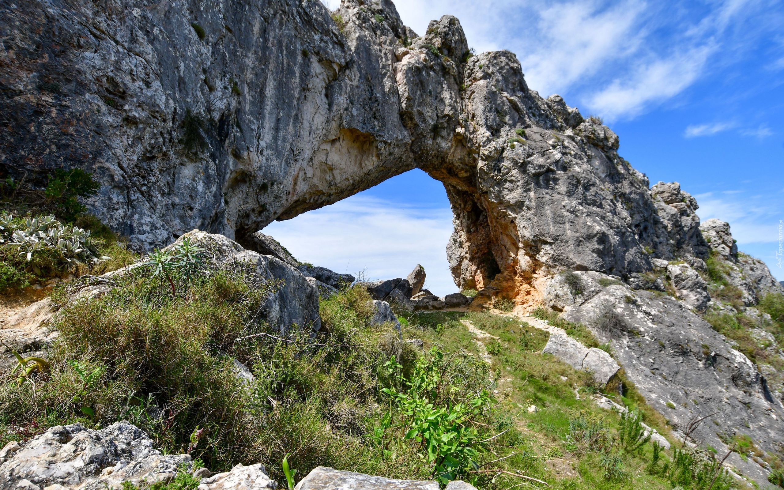 Skała, Łuk skalny, Trawa, Kamienie, Niebo