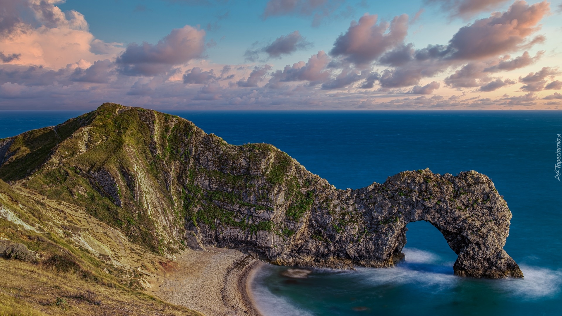 Anglia, Hrabstwo Dorset, Morze, Wybrzeże Jurajskie, Skały, Łuk wapienny, Durdle Door, Chmury