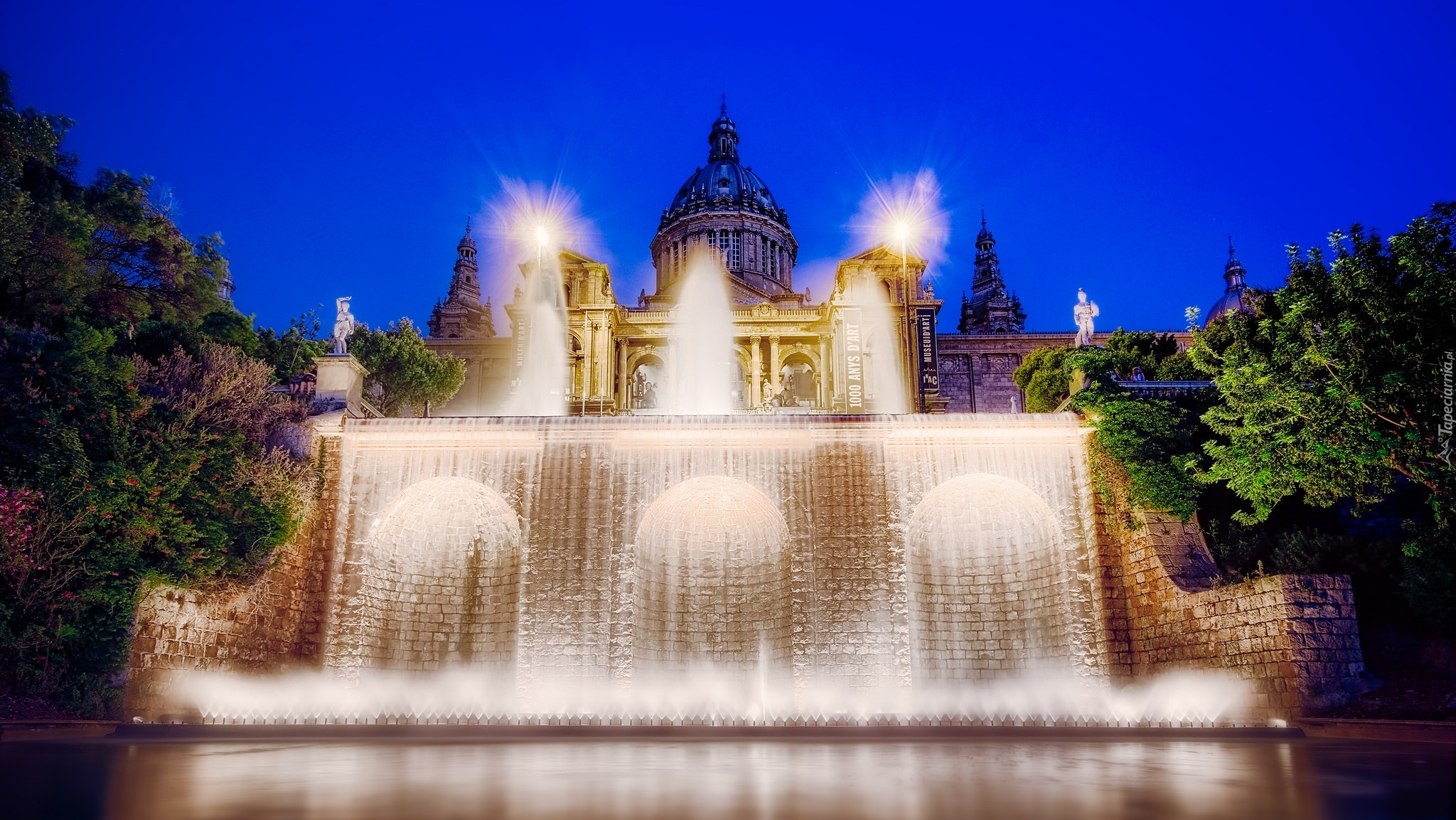 Барселона Испания Водопады Фонтан дворец бесплатно