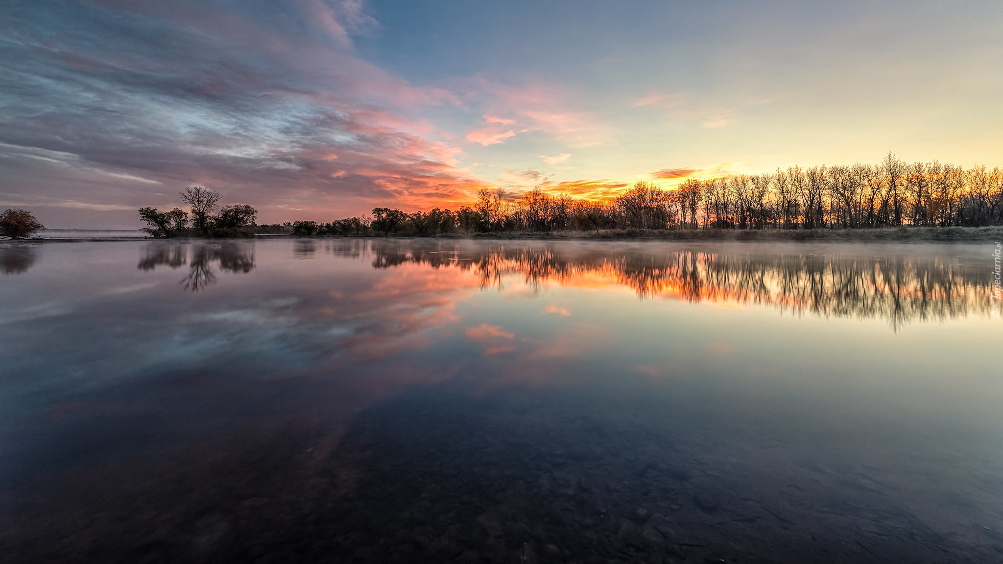 Stany Zjednoczone, Kolorado, Park stanowy, Chatfield State Park, Jezioro, Chatfield Lake, Drzewa, Wschód słońca