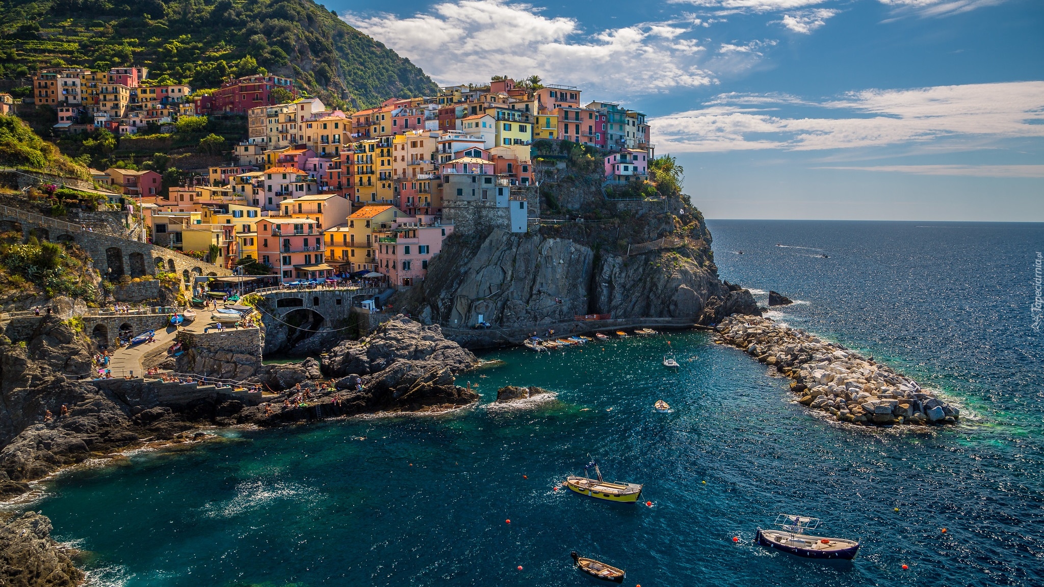 Wybrzeże, Cinque Terre, Morze Liguryjskie, Domy, Skały, Łódki, Manarola, Gmina Riomaggiore, Włochy