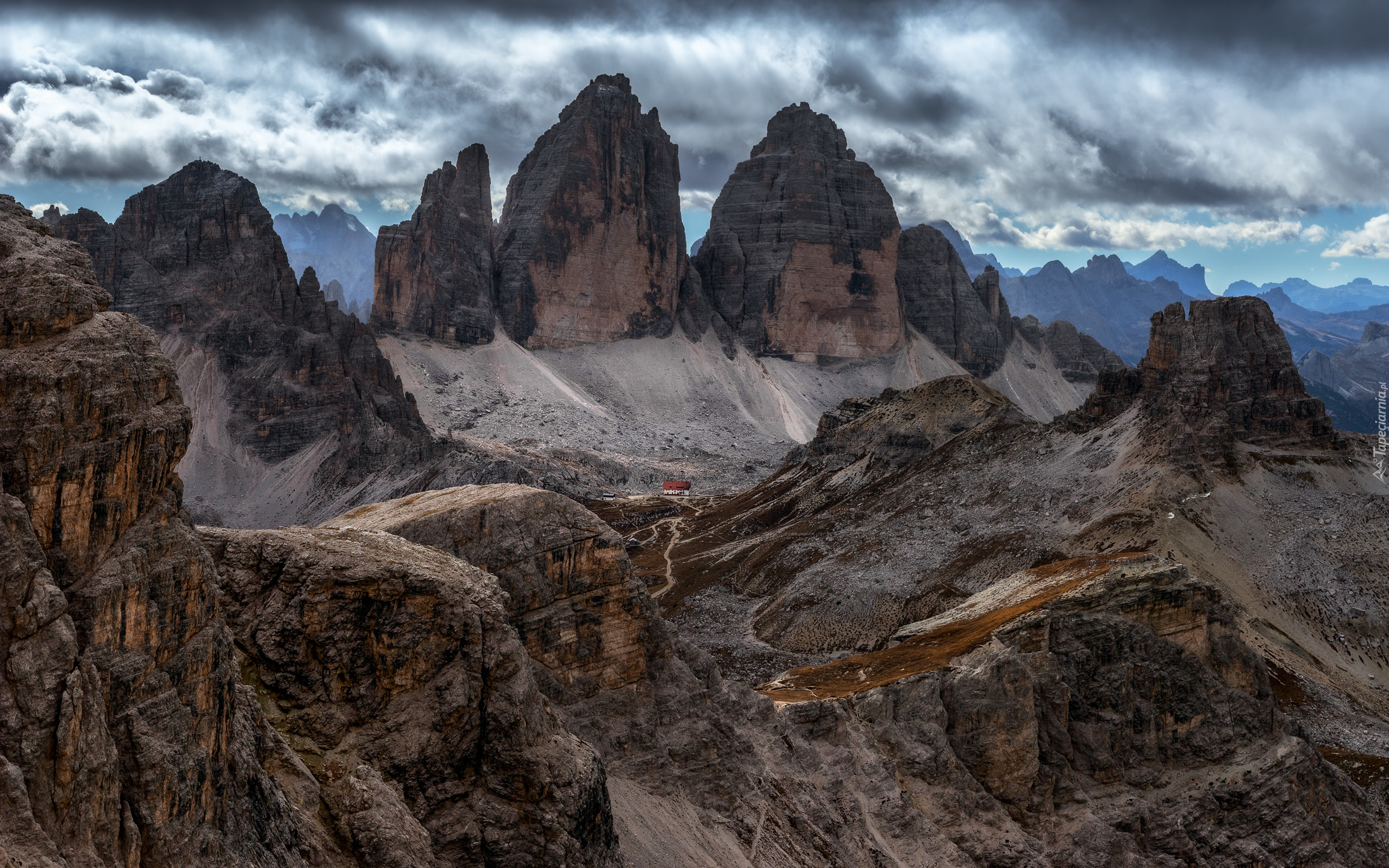 Góry, Tre Cime di Lavaredo, Dolomity, Włochy, Śnieg, Domki