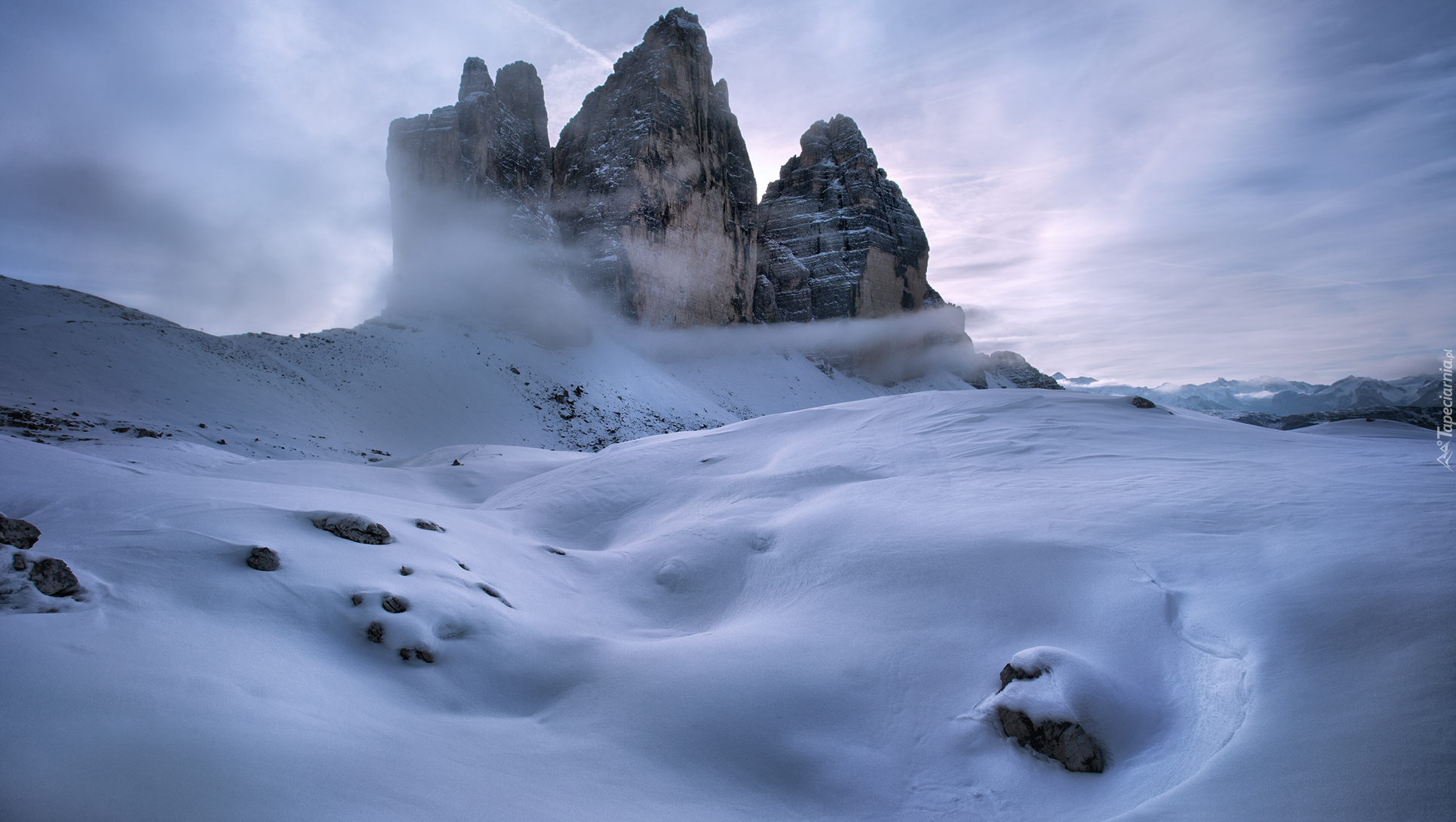 Góry Dolomity, Masyw Tre Cime di Lavaredo, Szczyty, Cima Ovest, Cima Grande, Cima Piccola, Zima, Śnieg, Mgła, Włochy