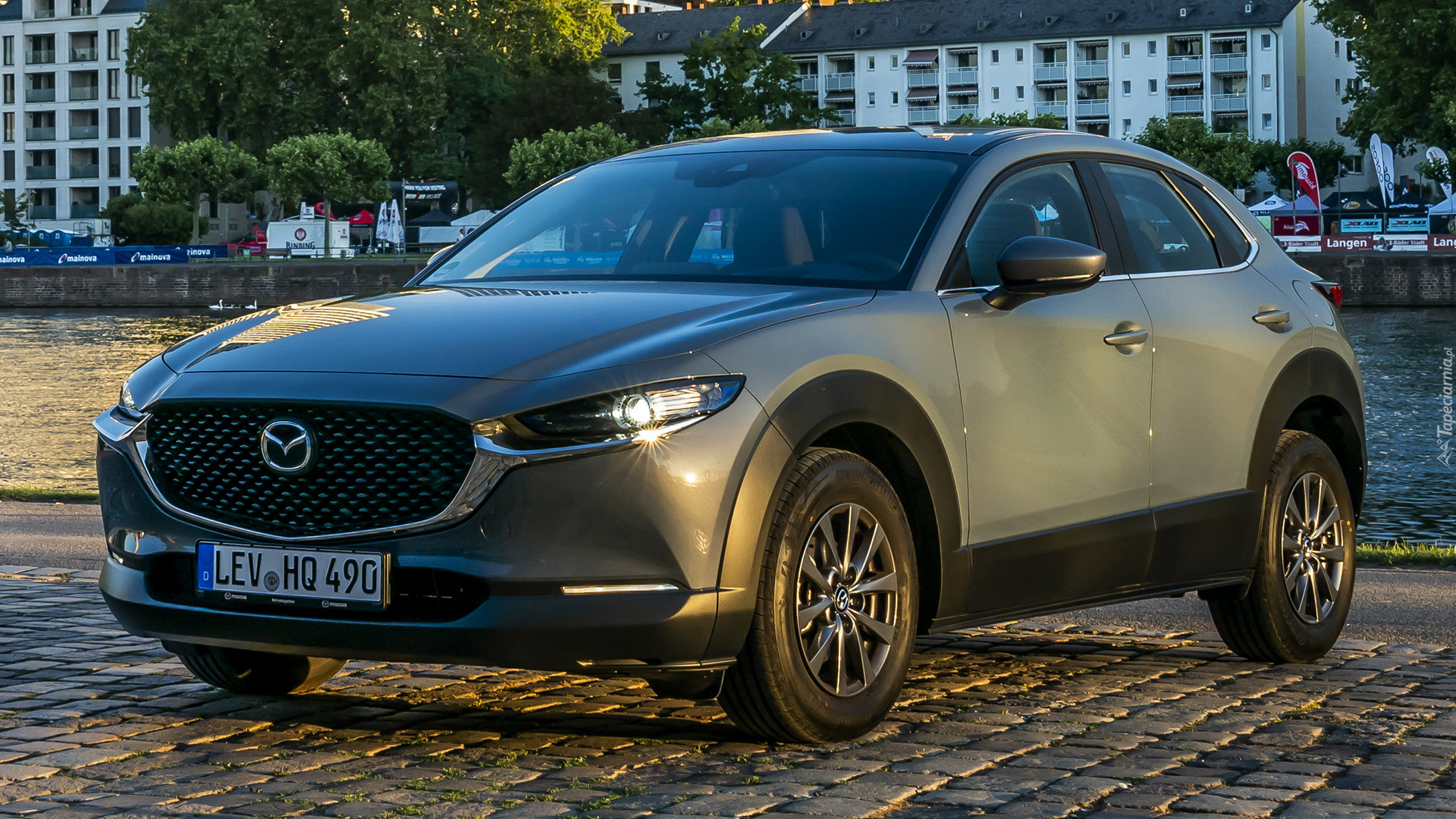 Mazda CX-30, Przód