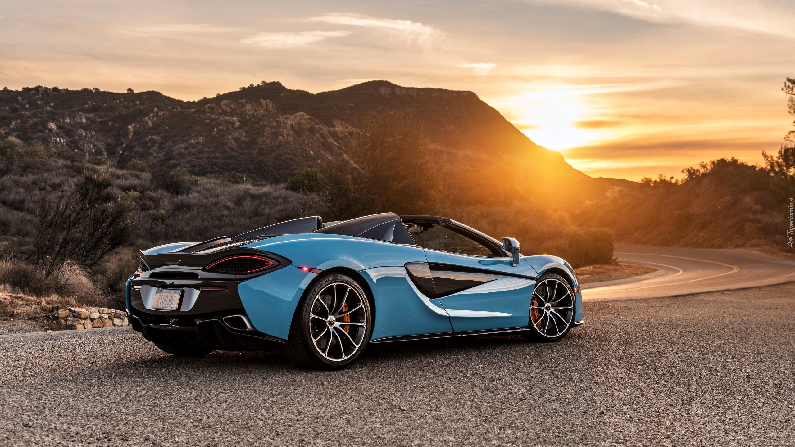 McLaren 570S Spider, Góry