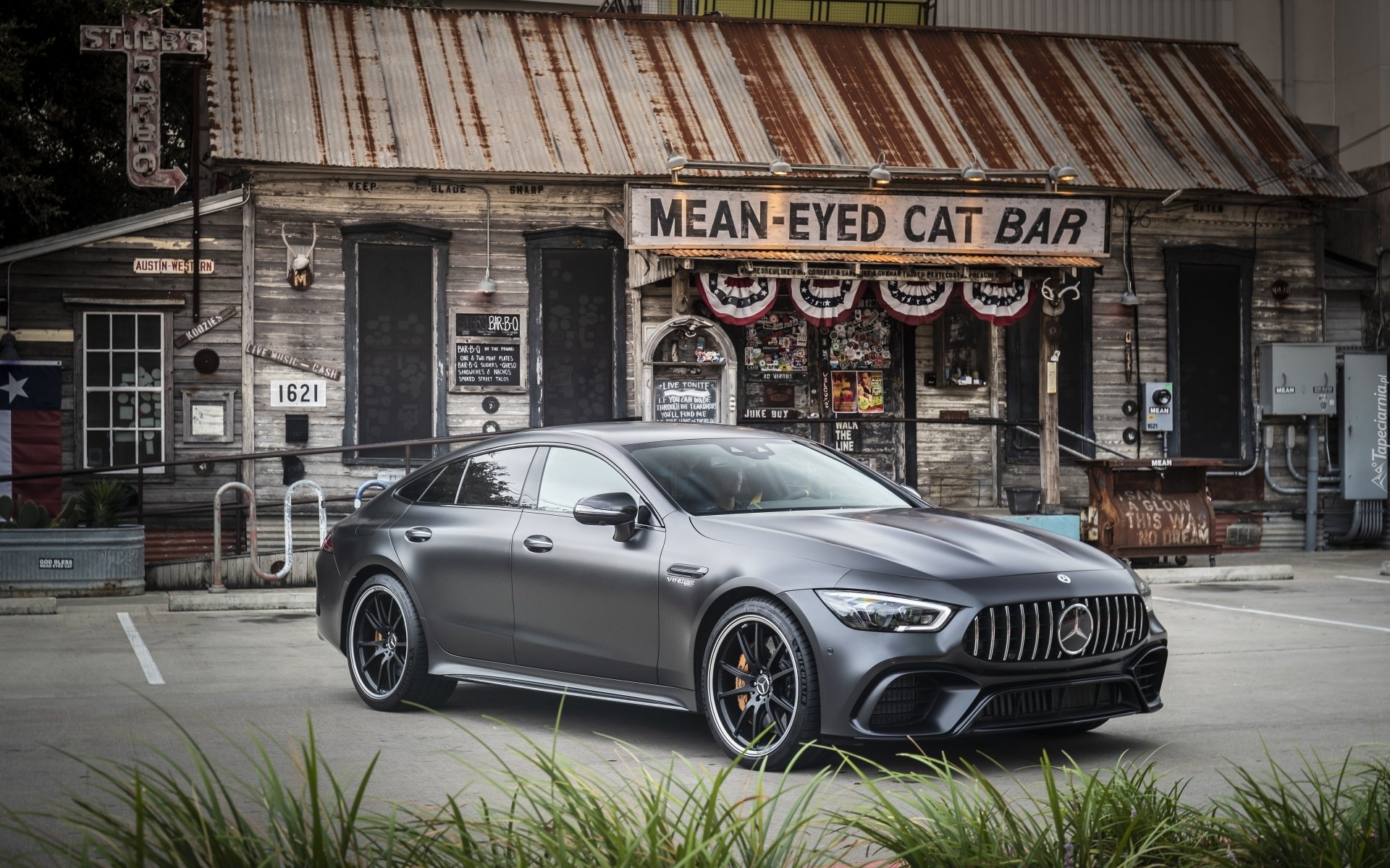 Mercedes-AMG GT 63 S, Bar