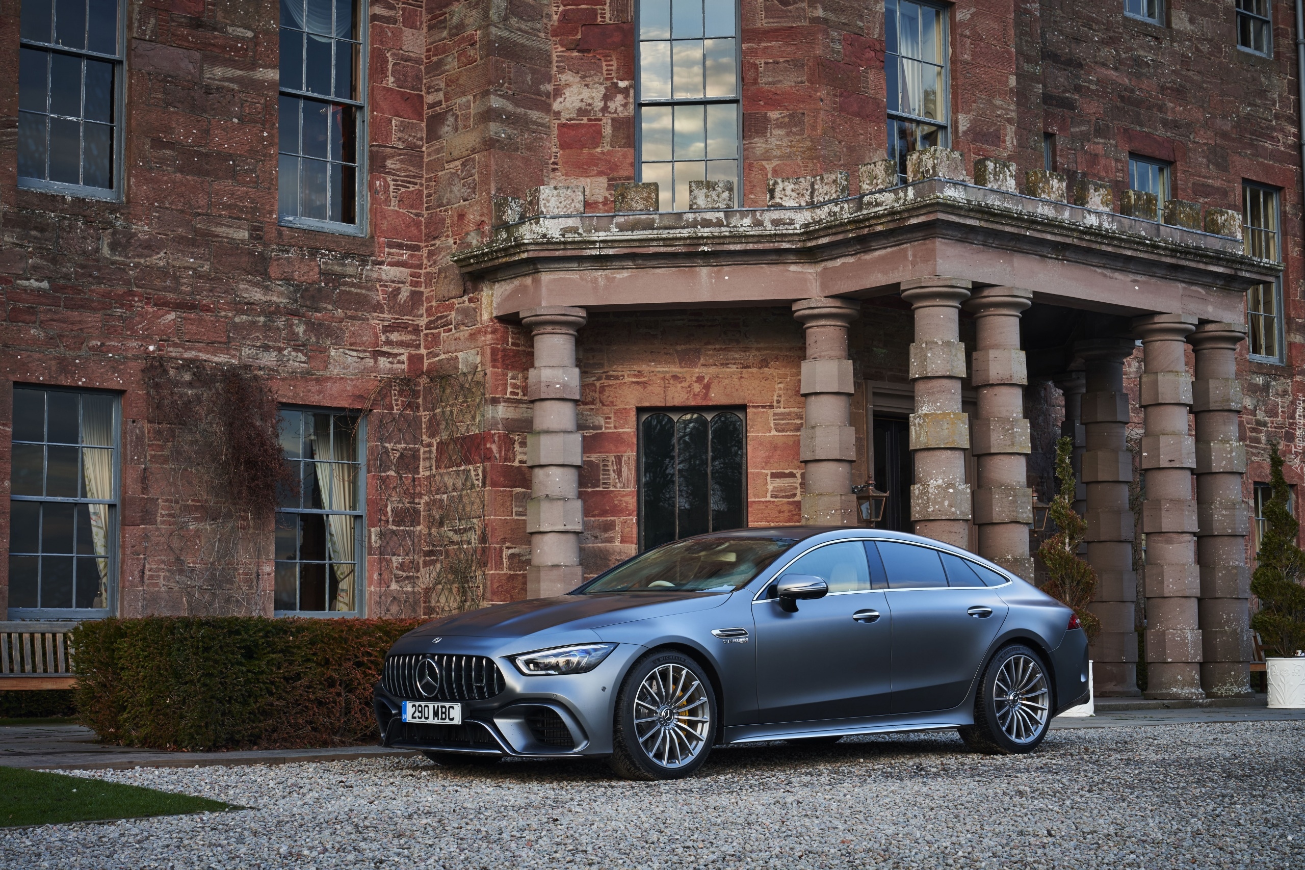 Mercedes-AMG GT 63 S, Dom