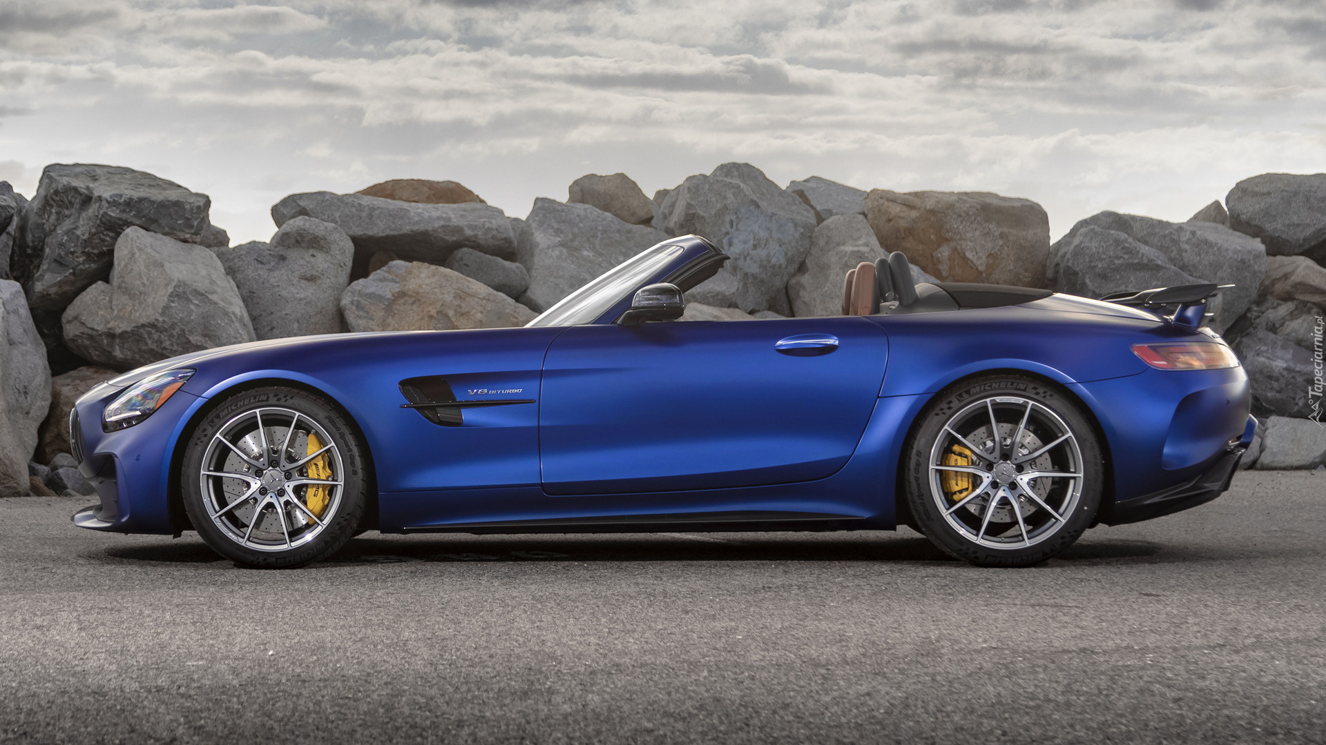 Mercedes-AMG GT R Roadster, Bok