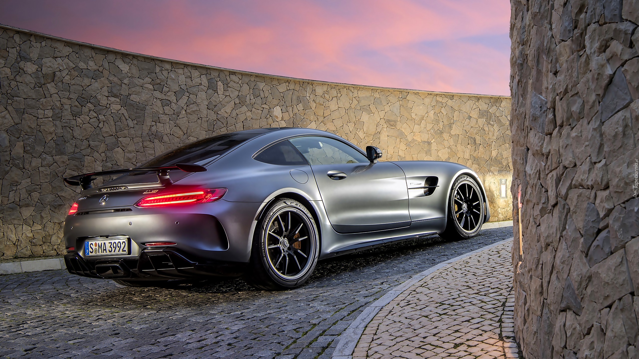 Mercedes AMG GTR