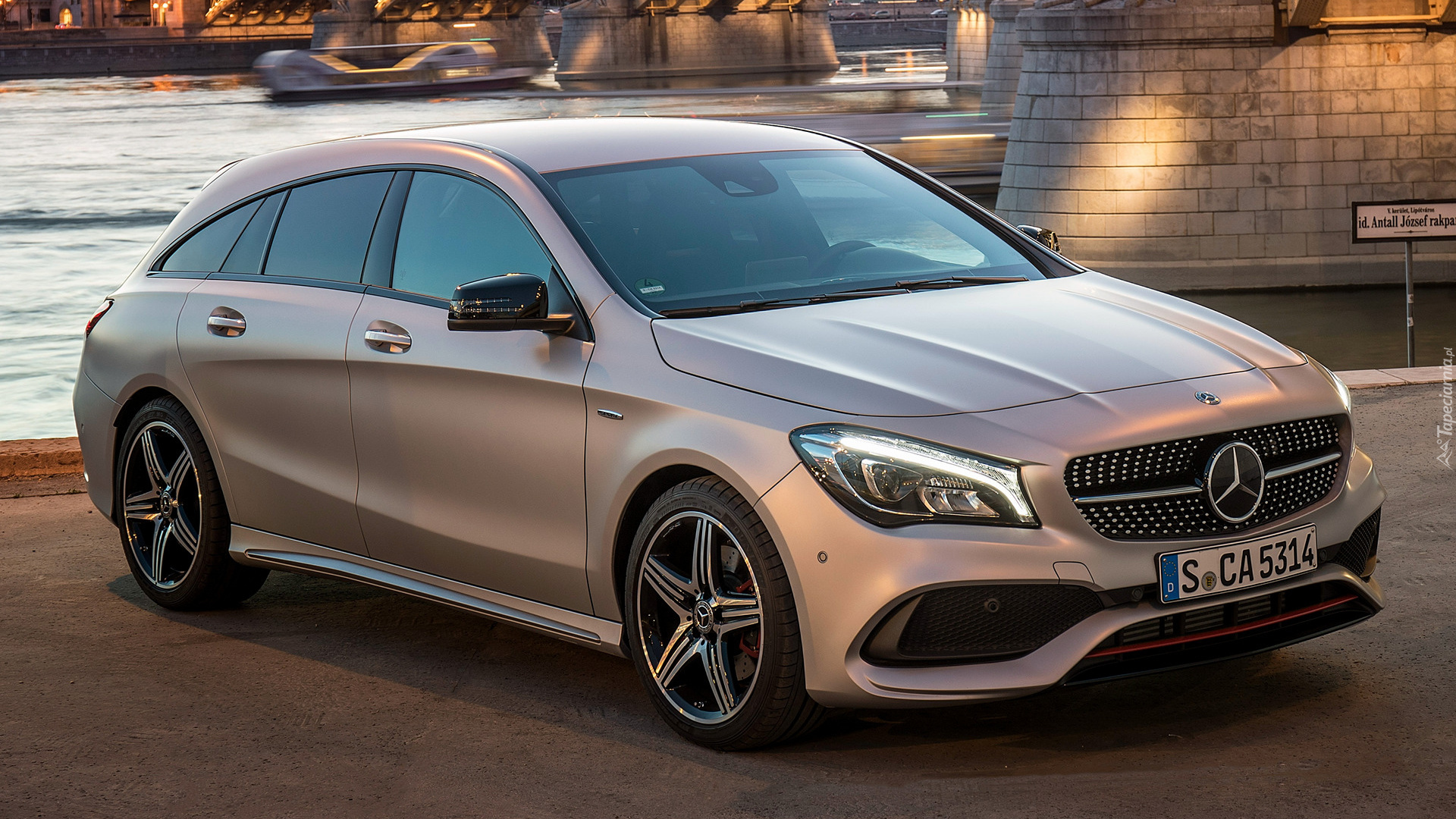 Mercedes-Benz CLA 250 4MATIC