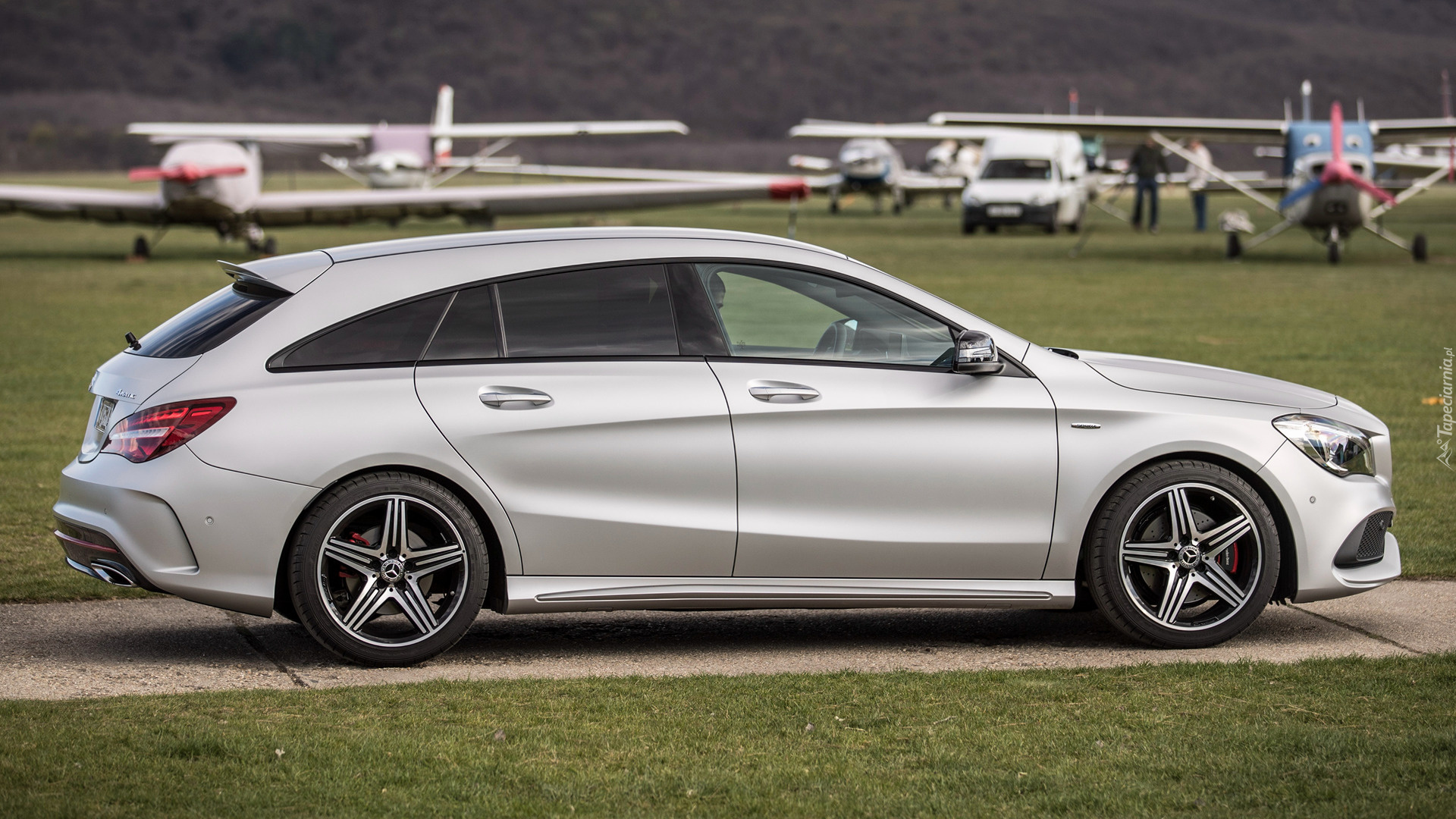 Mercedes-Benz CLA Shooting Brake, Bok