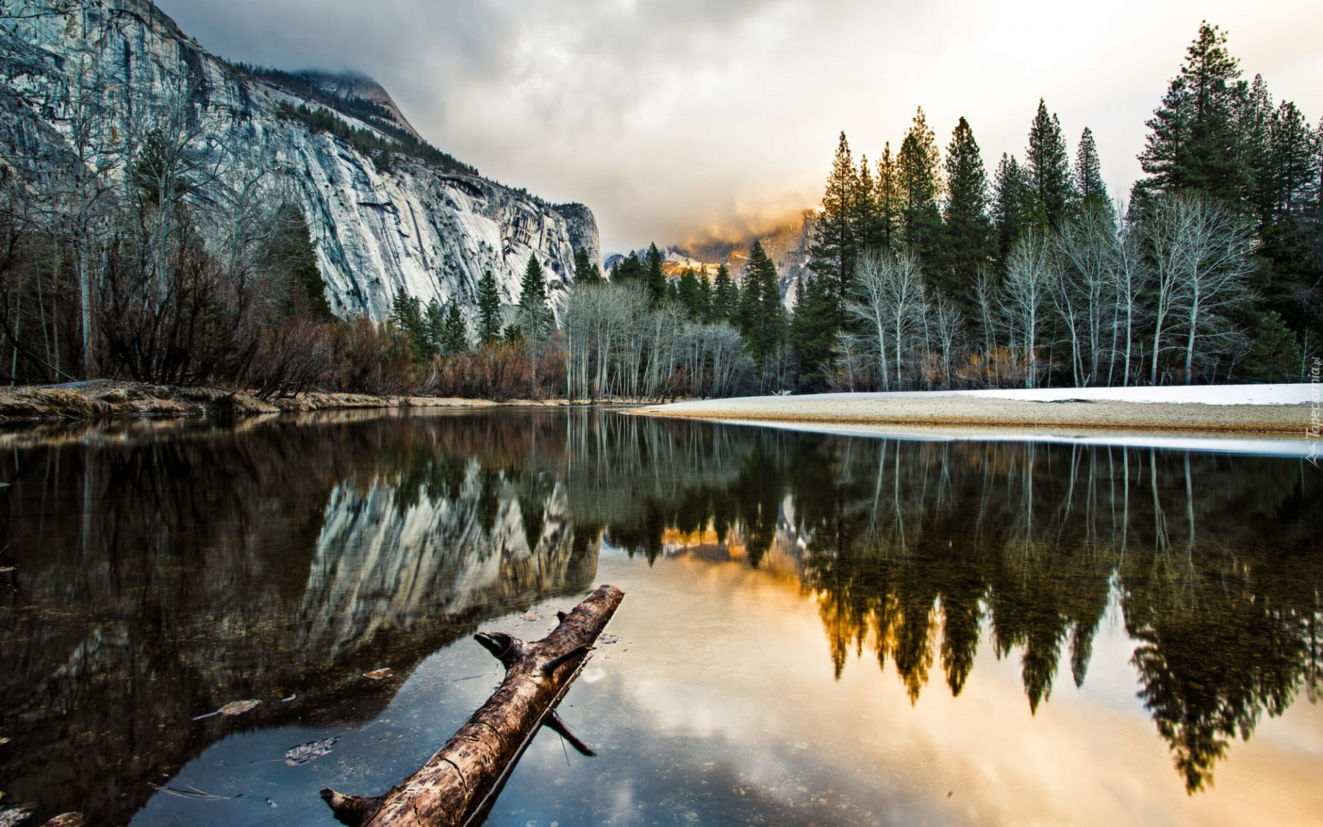 Góry, Rzeka, Merced River, Drzewa, Las, Odbicie, Park Narodowy Yosemite, Kalifornia, Stany Zjednoczone
