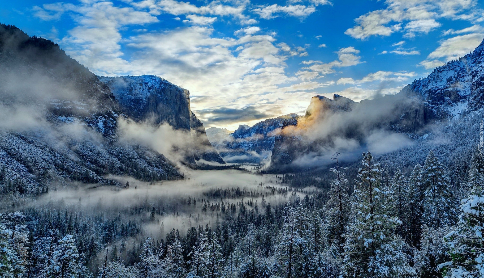 Kalifornia, Park Narodowy Yosemite, Dolina Yosemite Valley,  Góry, Zima, Mgła