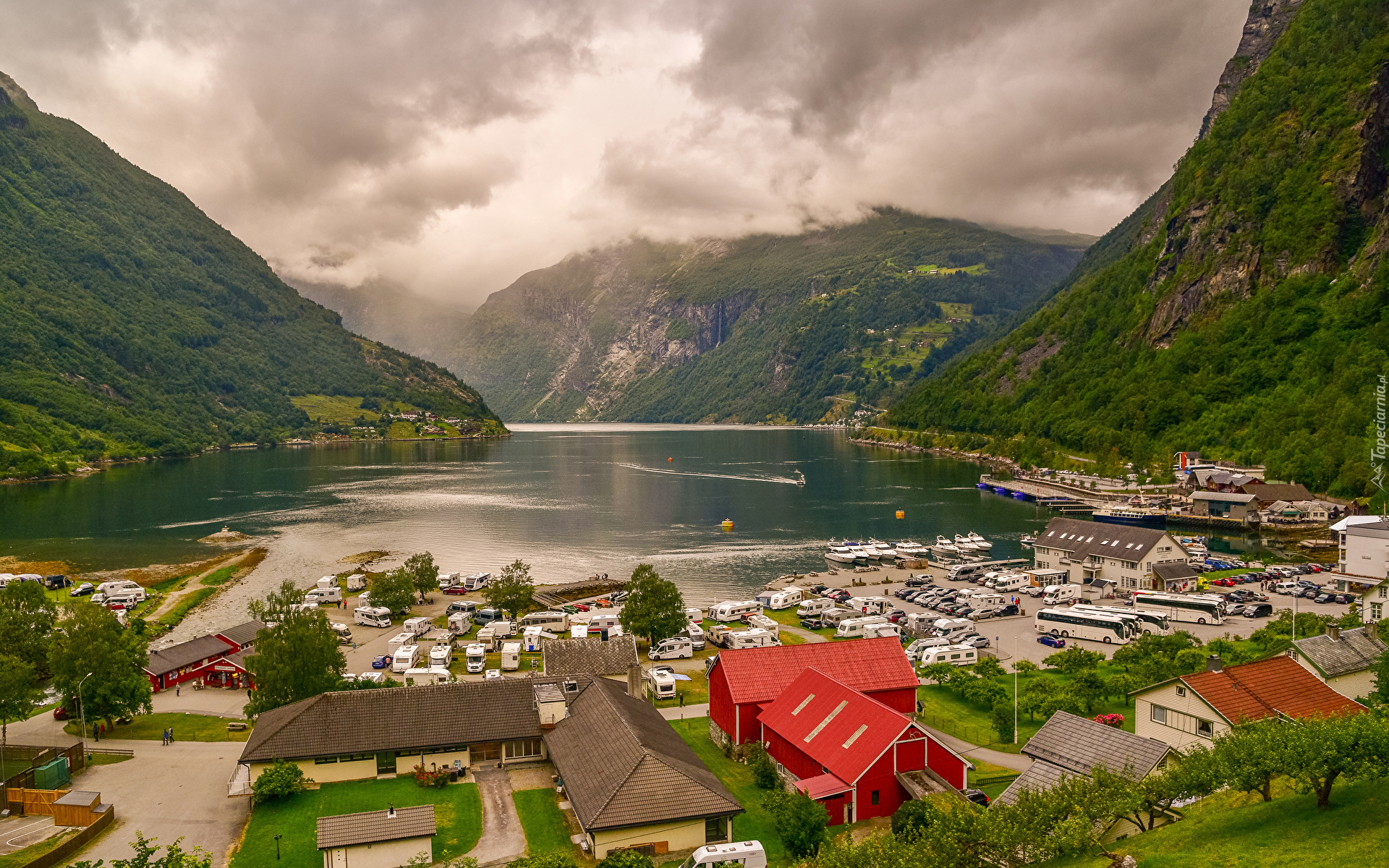 Norwegia, Gmina Stranda, Geiranger, Fiord Geirangerfjorden, Góry, Zatoka, Przystań, Domy