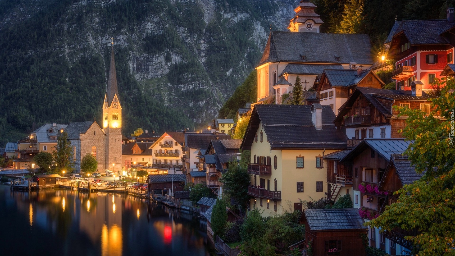 Jezioro Hallstattersee, Oświetlone, Domy, Góry, Kościół, Hallstatt, Austria