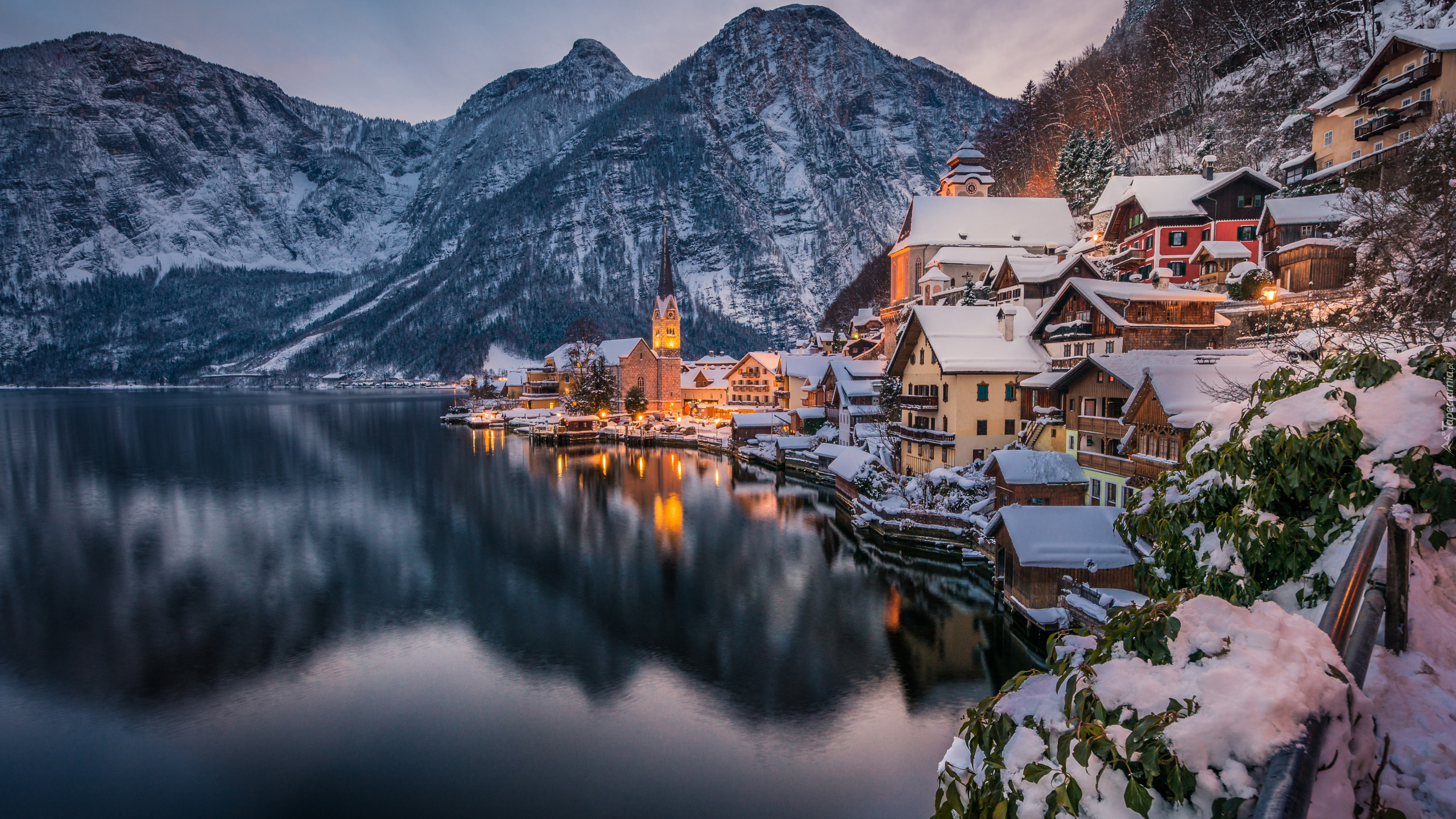 Austria, Hallstatt, Góry, Alpy, Jezioro Hallstattersee, Zima