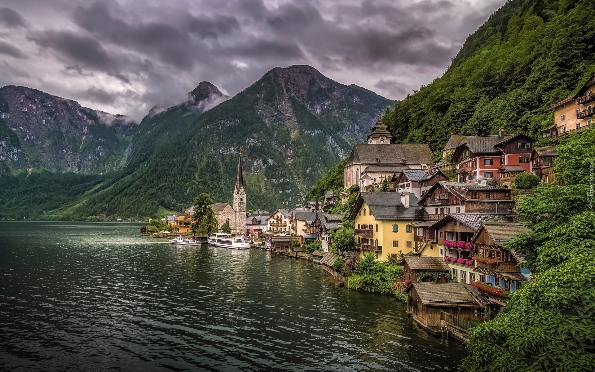 Jezioro Hallstattersee, Alpy Salzburskie, Góry, Domy, Kościół, Hallstatt, Powiat Gmunden, Austria