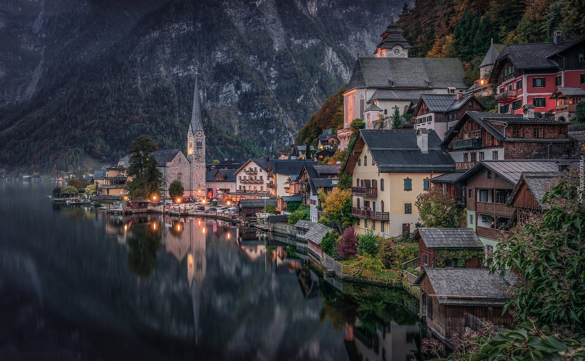 Austria, Hallstatt, Góry, Jezioro Hallstattersee, Domy, Kościół