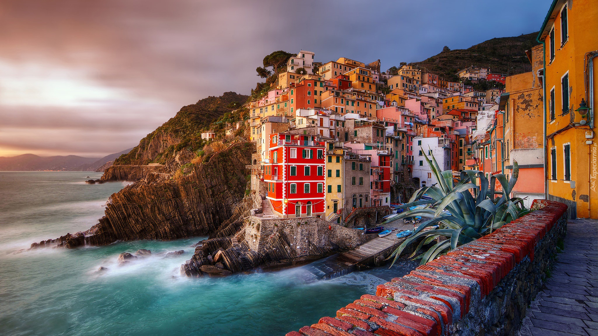 Włochy, Prowincja La Spezia, Region Liguria, Gmina Riomaggiore, Miejscowość Manarola, Morze Liguryjskie, Cinque Terre, Kolorowe, Domy, Zatoczka