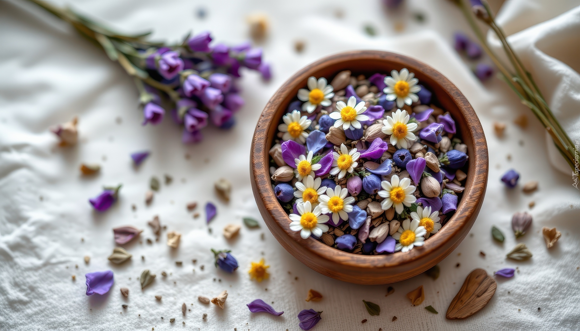 Lawenda, Rumianek, Płatki, Kwiaty, Miska