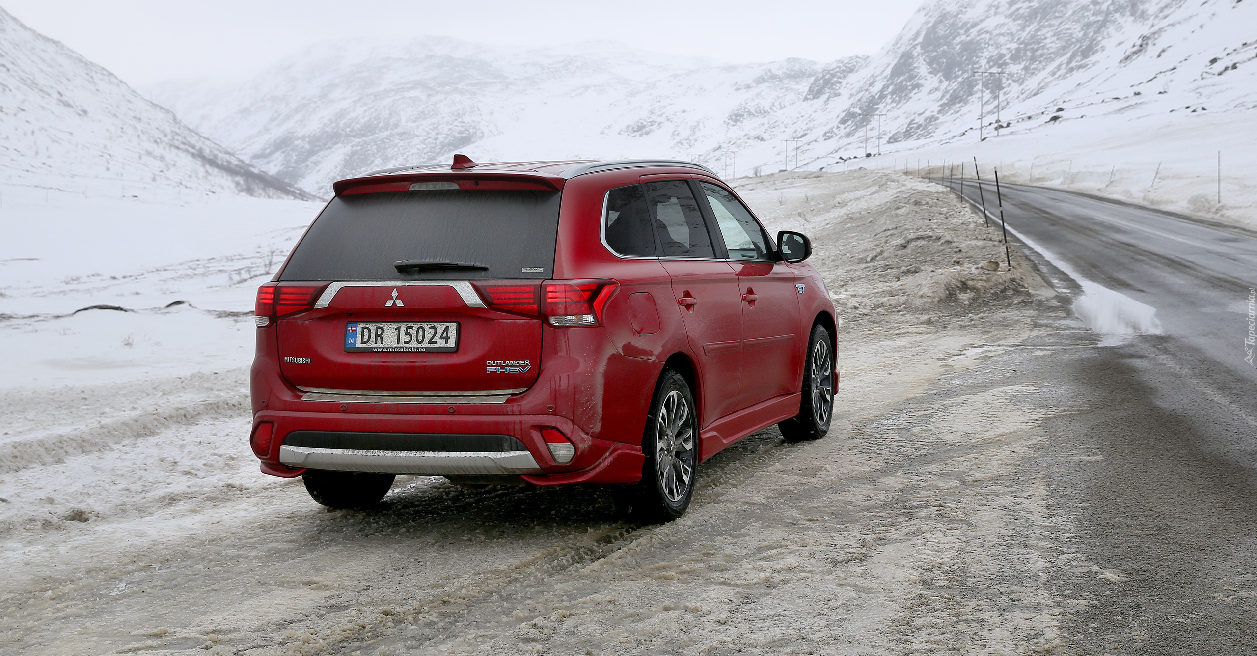 Mitsubishi Outlander PHEV, 2017