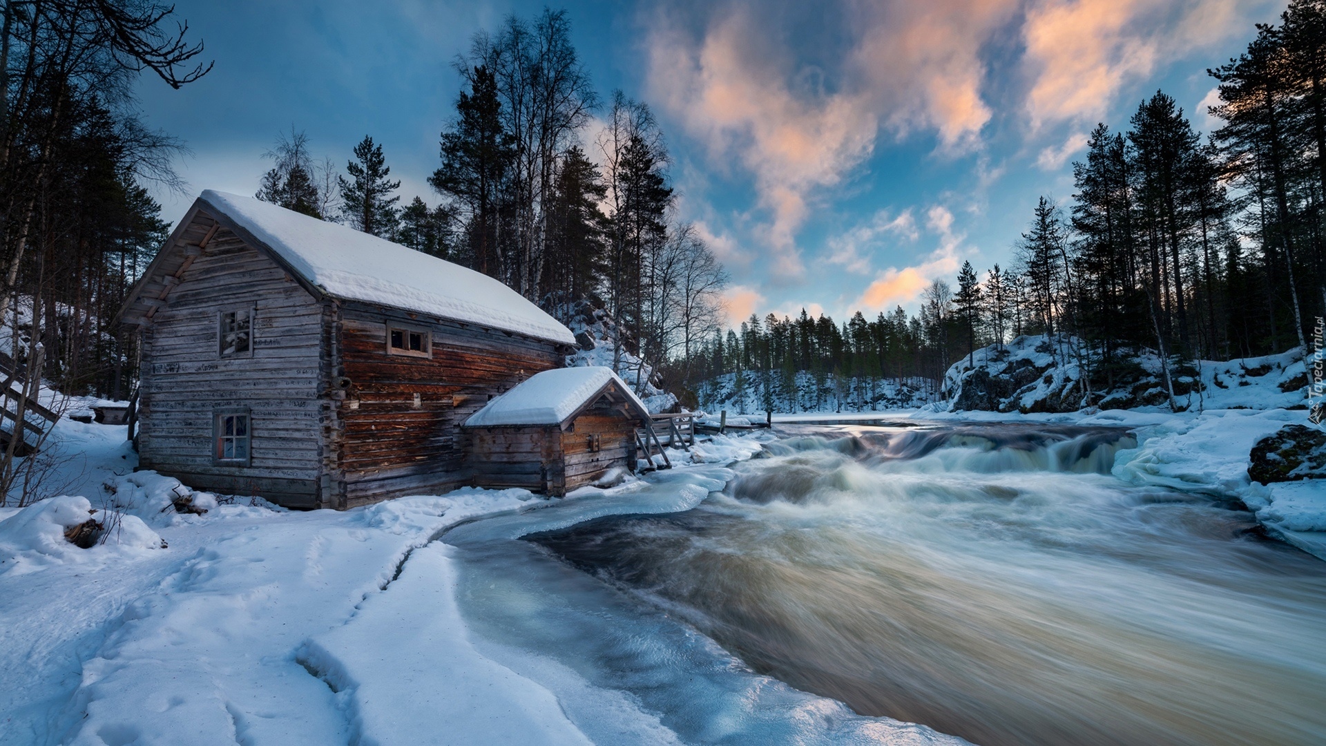 Młyn Myllykoski, Rzeka, Drzewa, Zima, Park Narodowy Oulanka, Gmina Kuusamo, Laponia, Finlandia