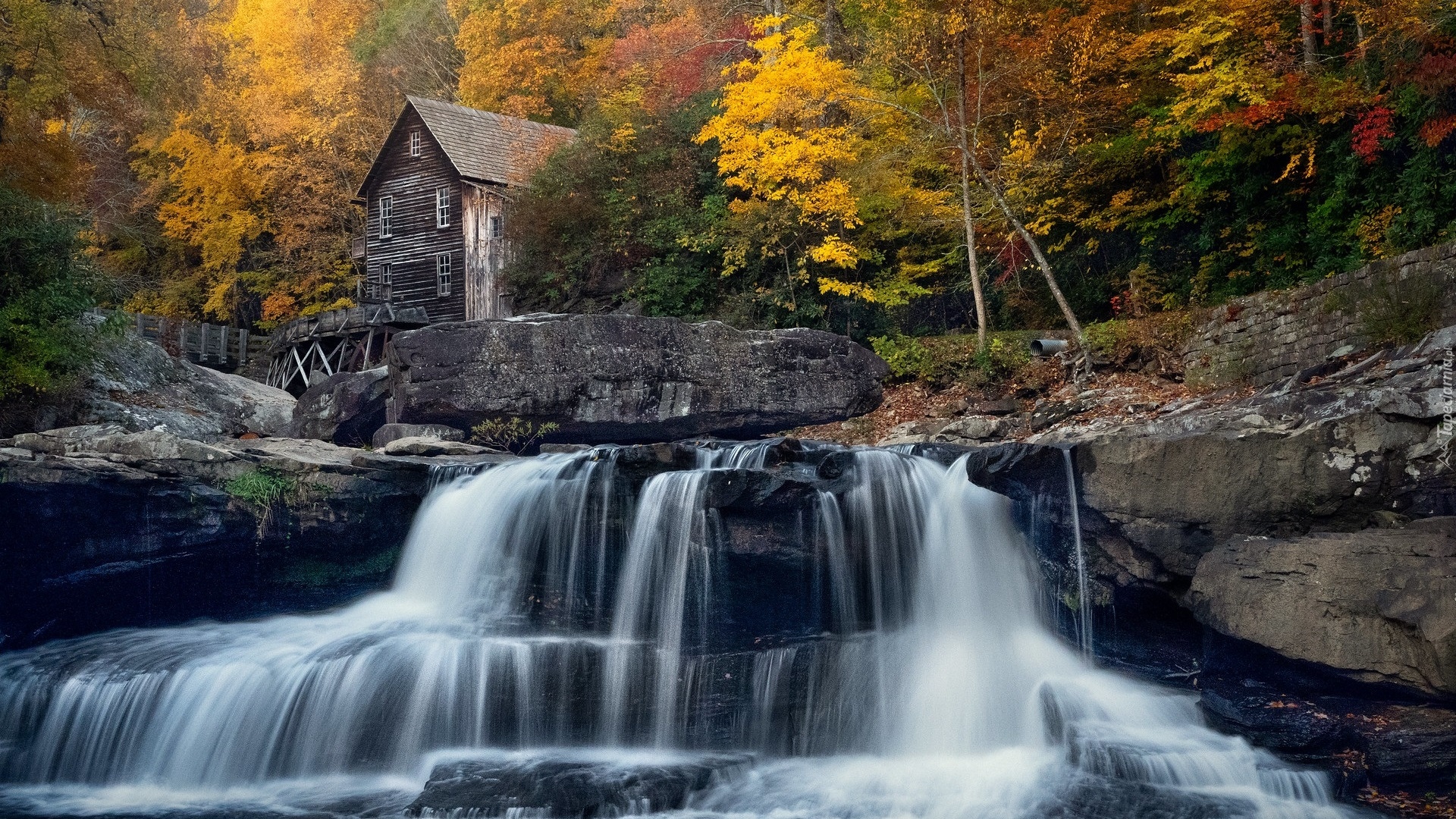 Drzewa, Jesień, Rzeka, Skały, Młyn wodny, Glade Creek Grist Mill, Park Babcock State, Wirginia Zachodnia, Stany Zjednoczone