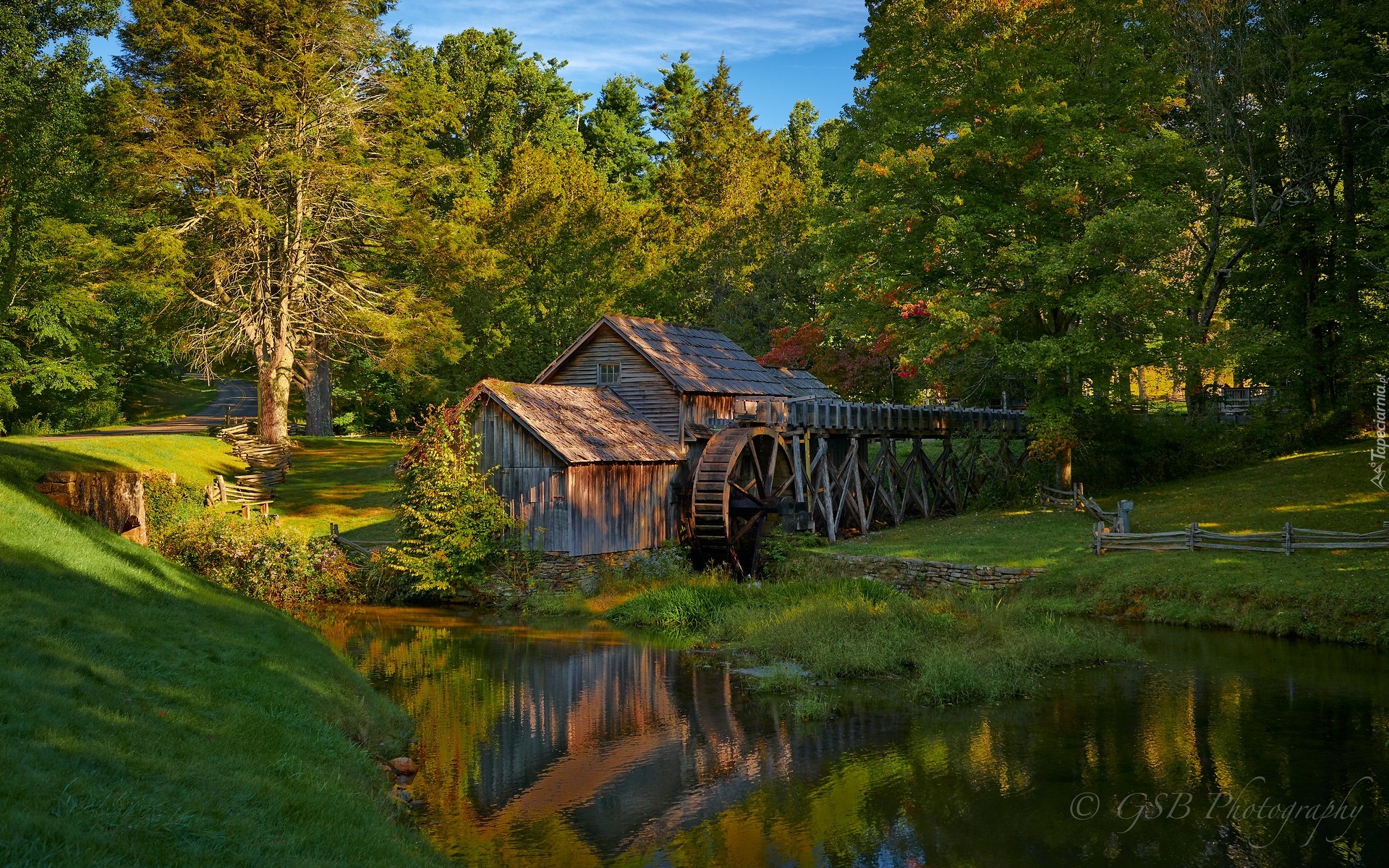 Młyn wodny, Mabry Mill, Rzeka, Drzewa, Trawa, Wirginia, Stany Zjednoczone