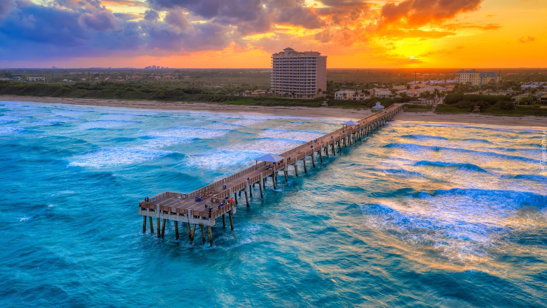 Morze, Fale, Molo, Juno Beach Pier, Plaża, Domy, Zachód słońca, Juno Beach, Floryda, Stany Zjednoczone